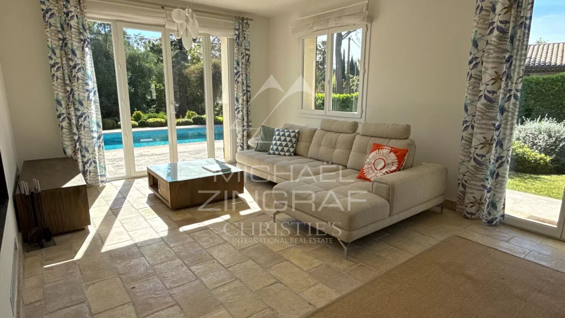 4 Bedroom Villa/Townhouse's Image 5