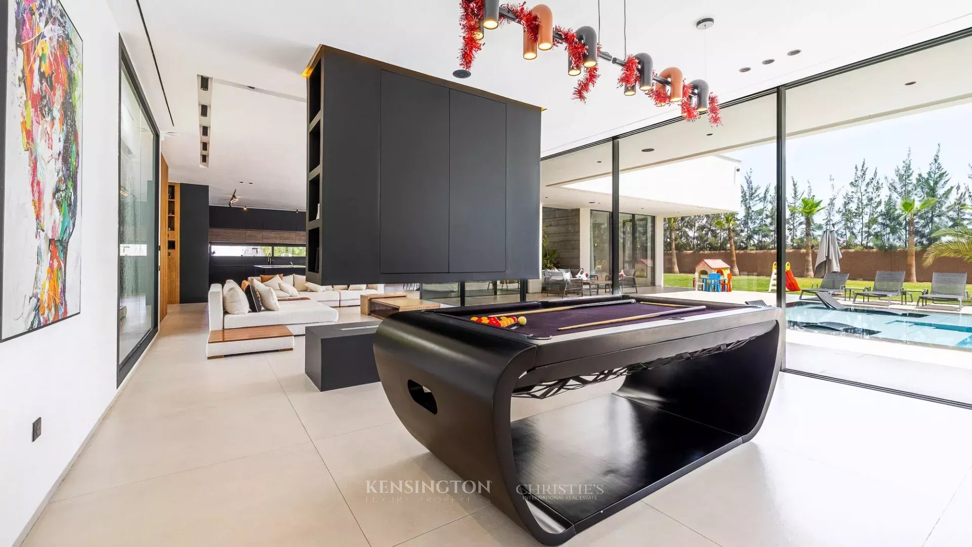 8 Bedroom Villa/Townhouse's Image 3