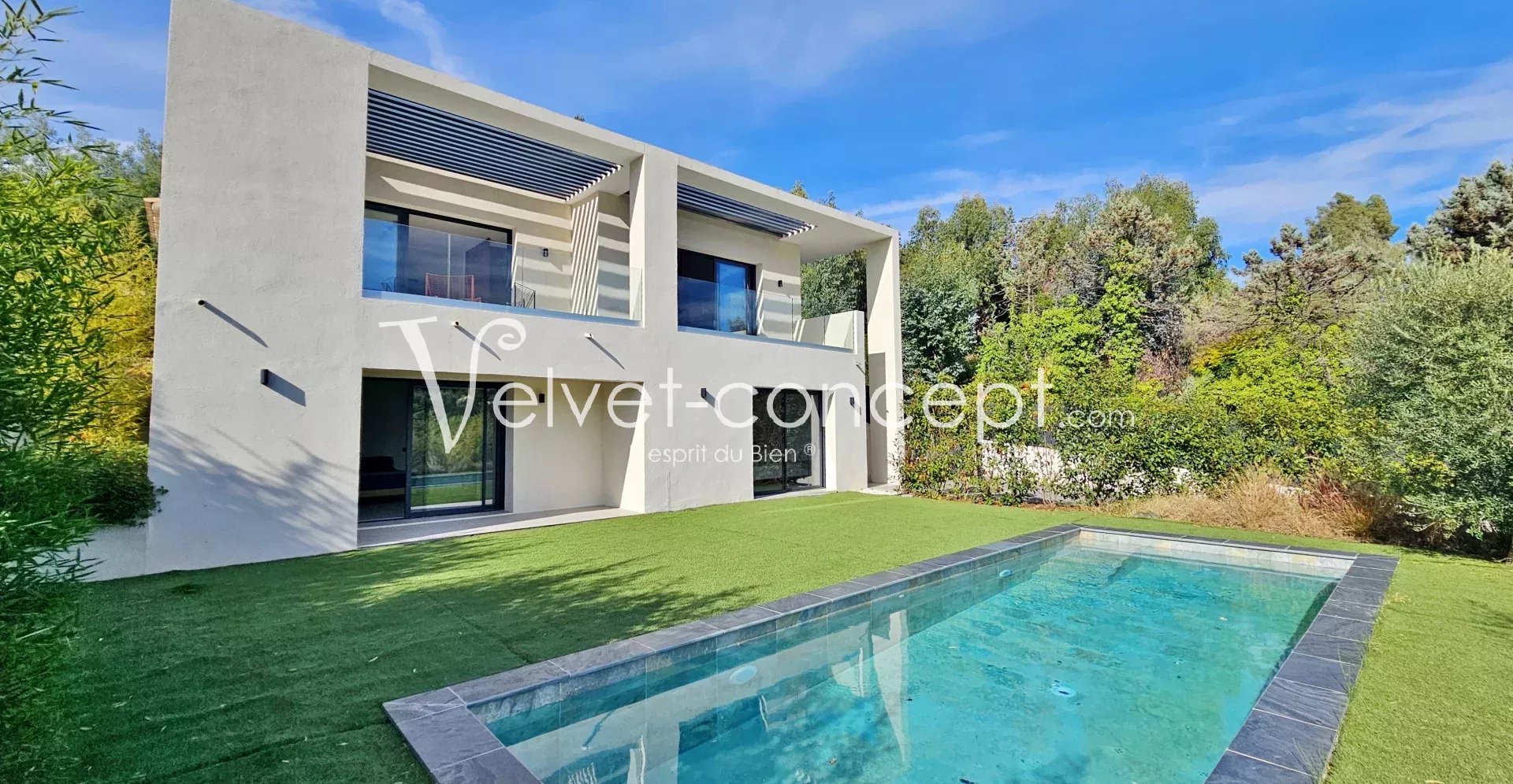 Superbe villa à Super-Cannes - piscine et 5 chambres