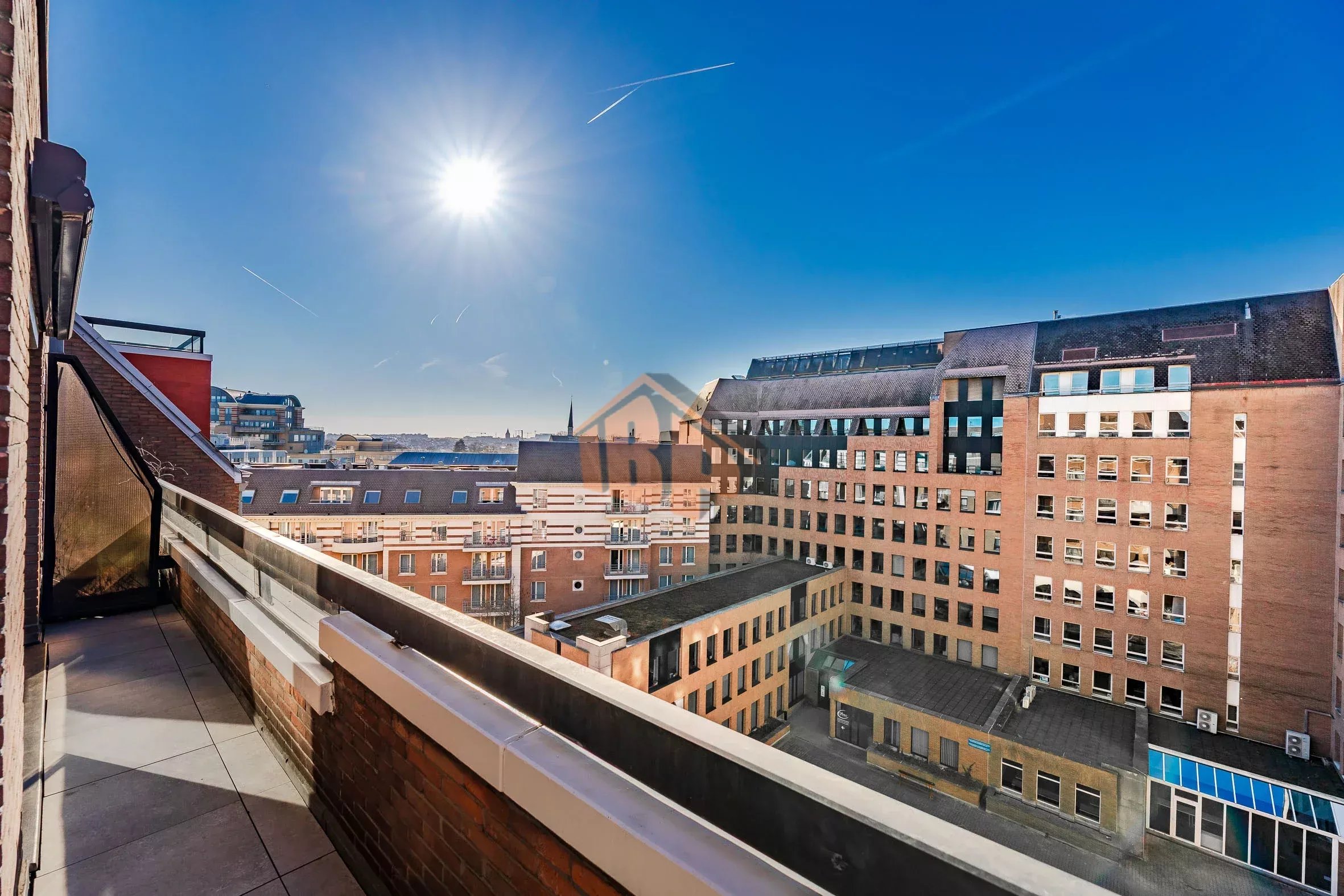 Ixelles-Eu district-Appartement 2 ch + 2 terrasses + parking
