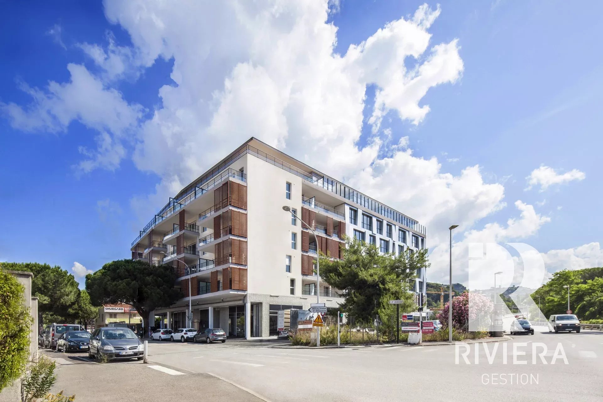 Agence immobilière de 