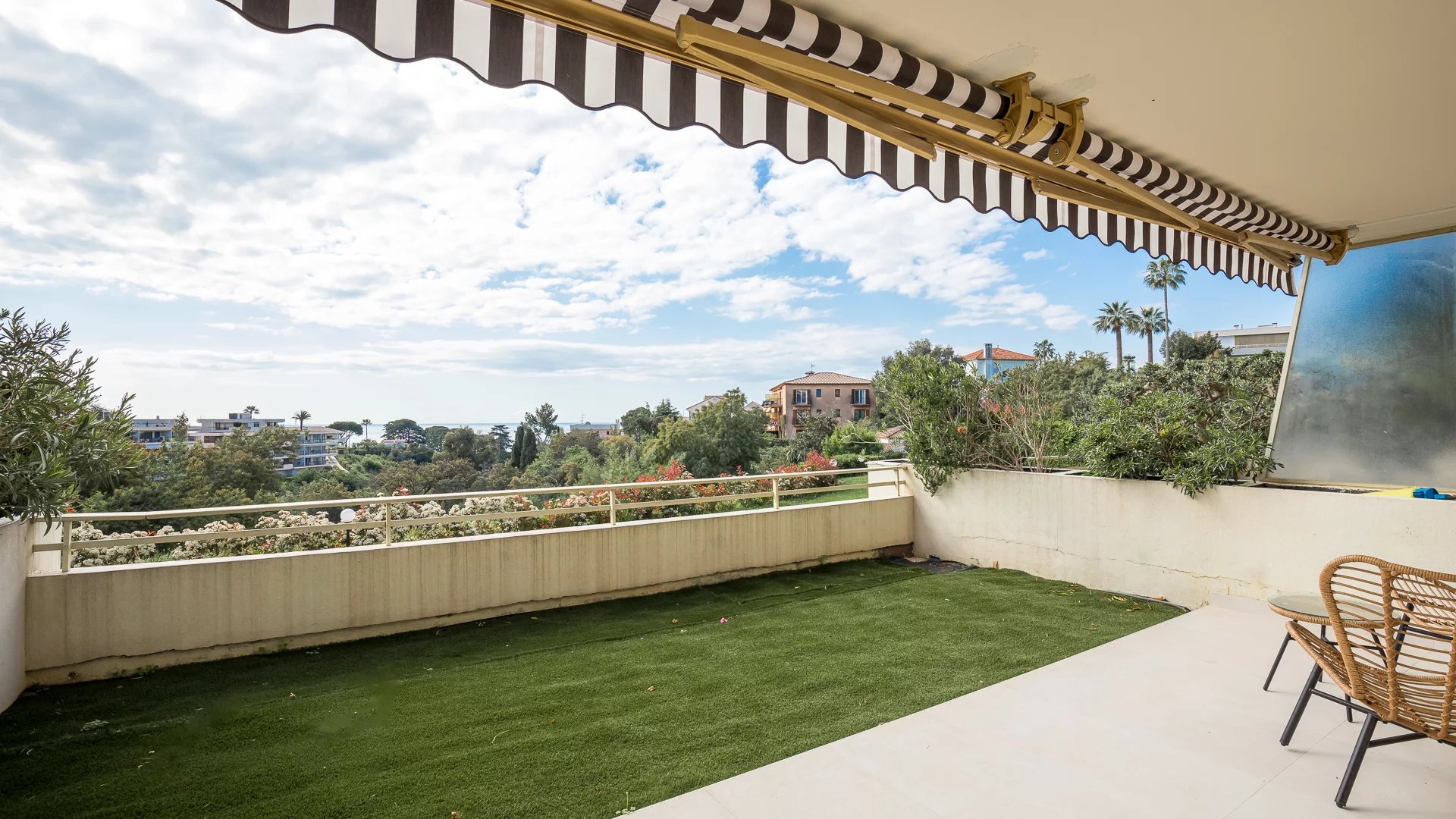 Sale Apartment Cannes Croix des Gardes