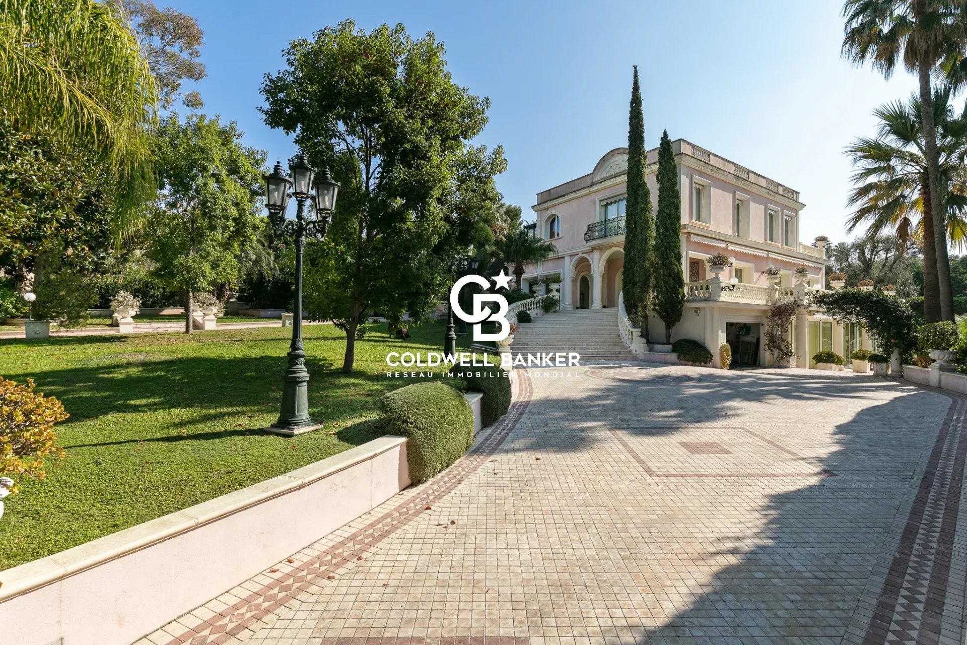 CAP D’ANTIBES - VILLA BELLE ÉPOQUE VUE MER