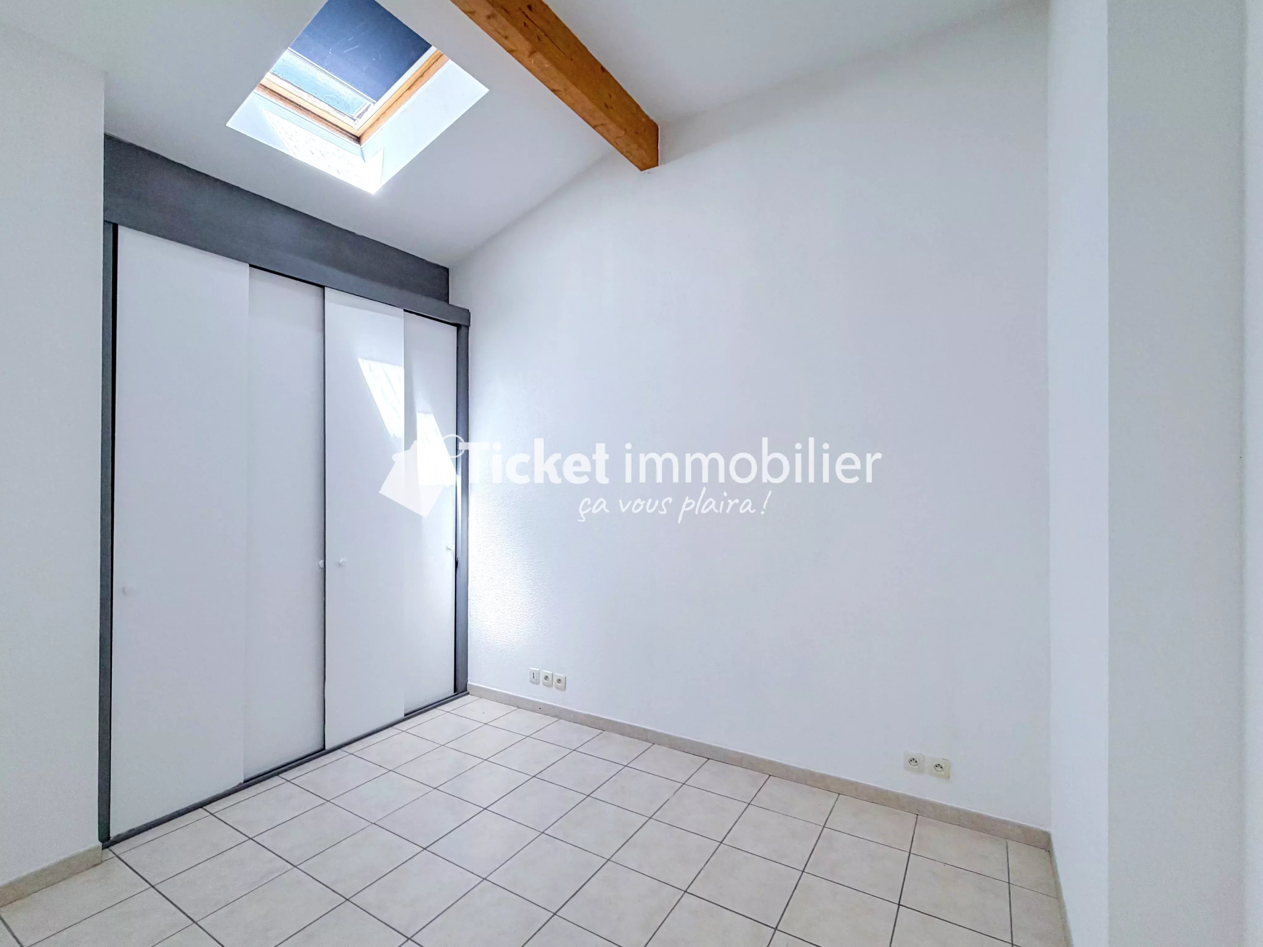 APPARTEMENT T4 107m2 DUPLEX DREMIL-LAFAGE — photo 8