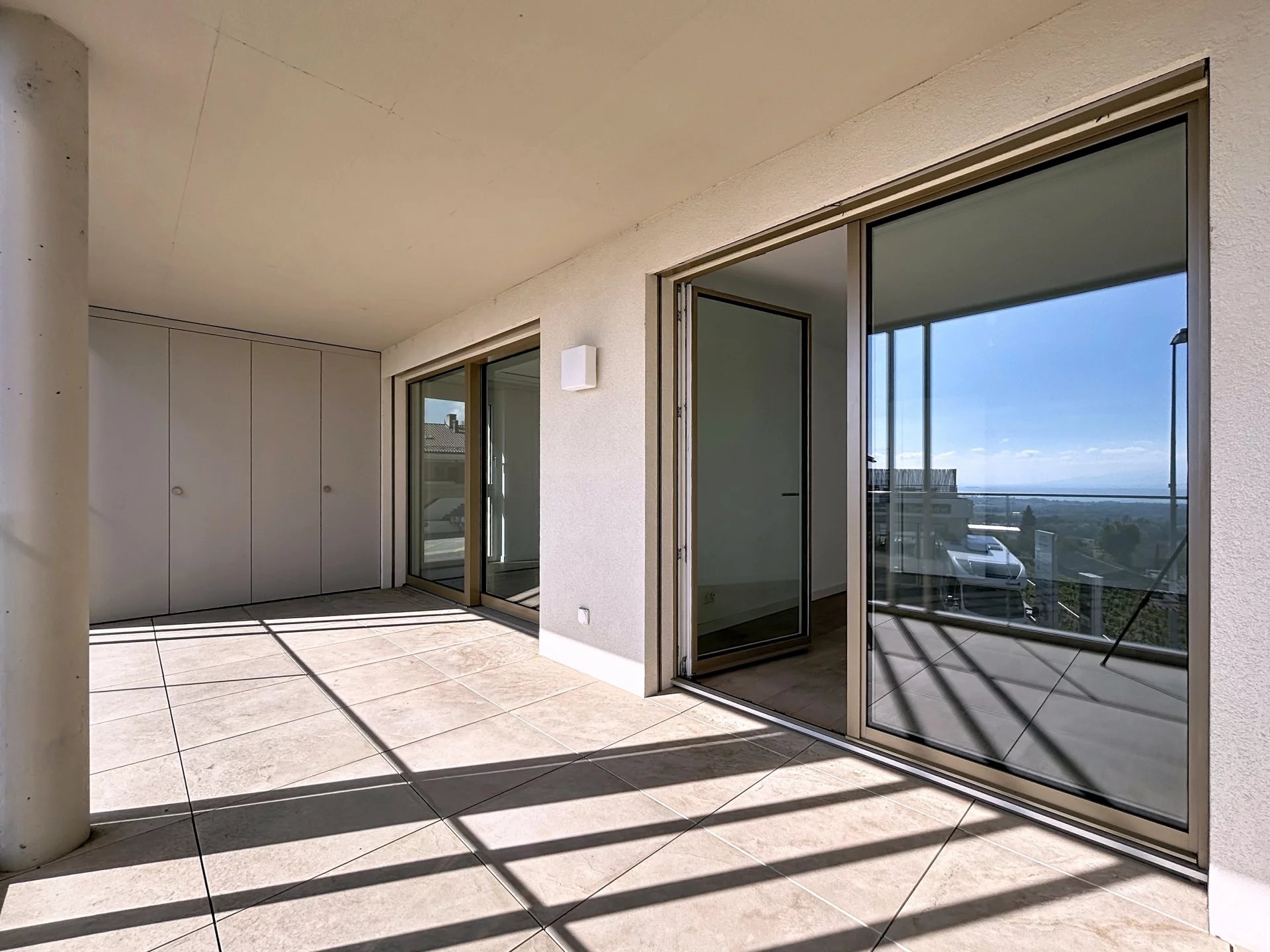 Appartement lumineux avec vue sur le Leman