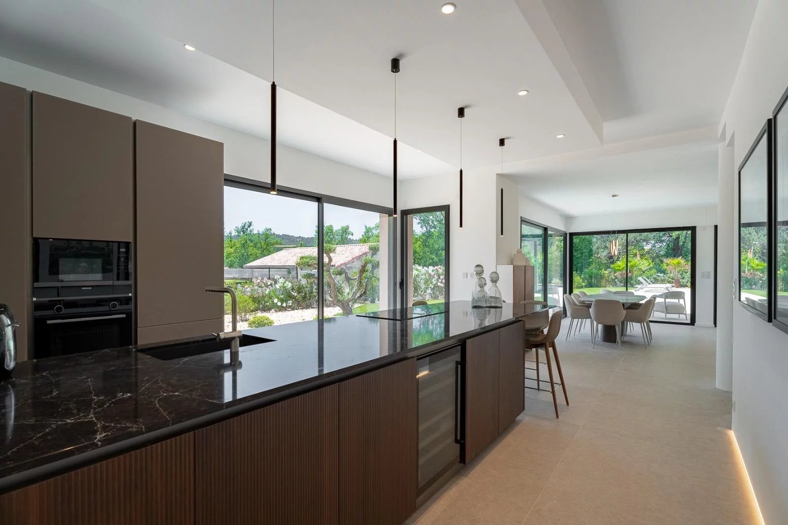 Stunning new built property in the domaine of Terre Blanche - Tourrettes