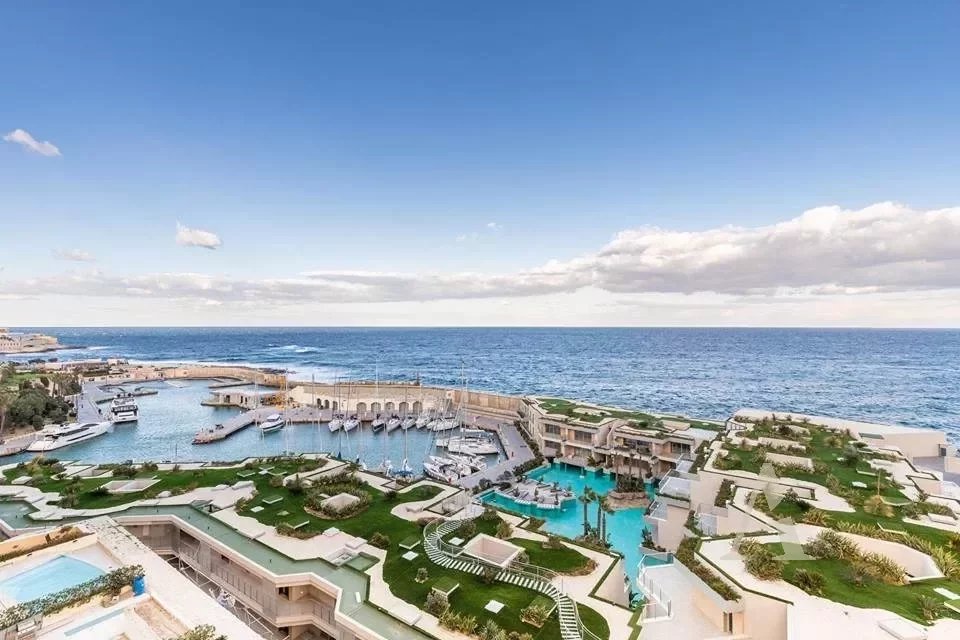 Luxurious 3-Bedroom Apartment in Portomaso, St. Julians, Malta