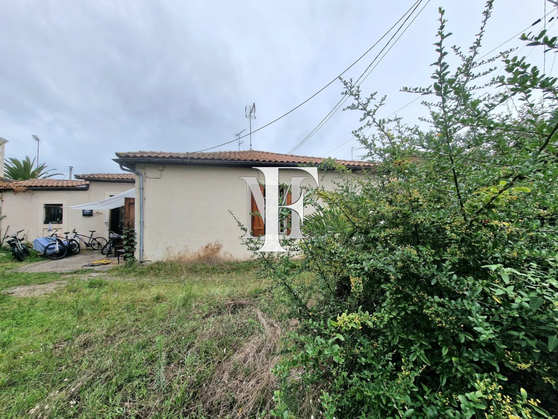 LA TESTE DE BUCH - MAISON A RENOVER EN PLEIN CENTRE