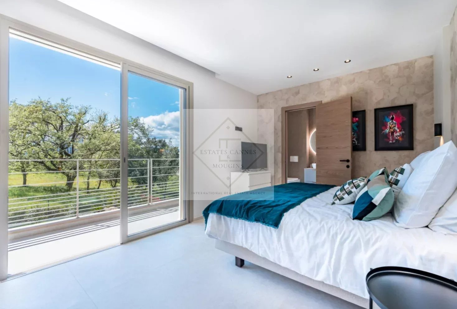 Grande villa d’exception à Mougins avec piscine, vue panoramique et deux maisons indépendantes — photo 14
