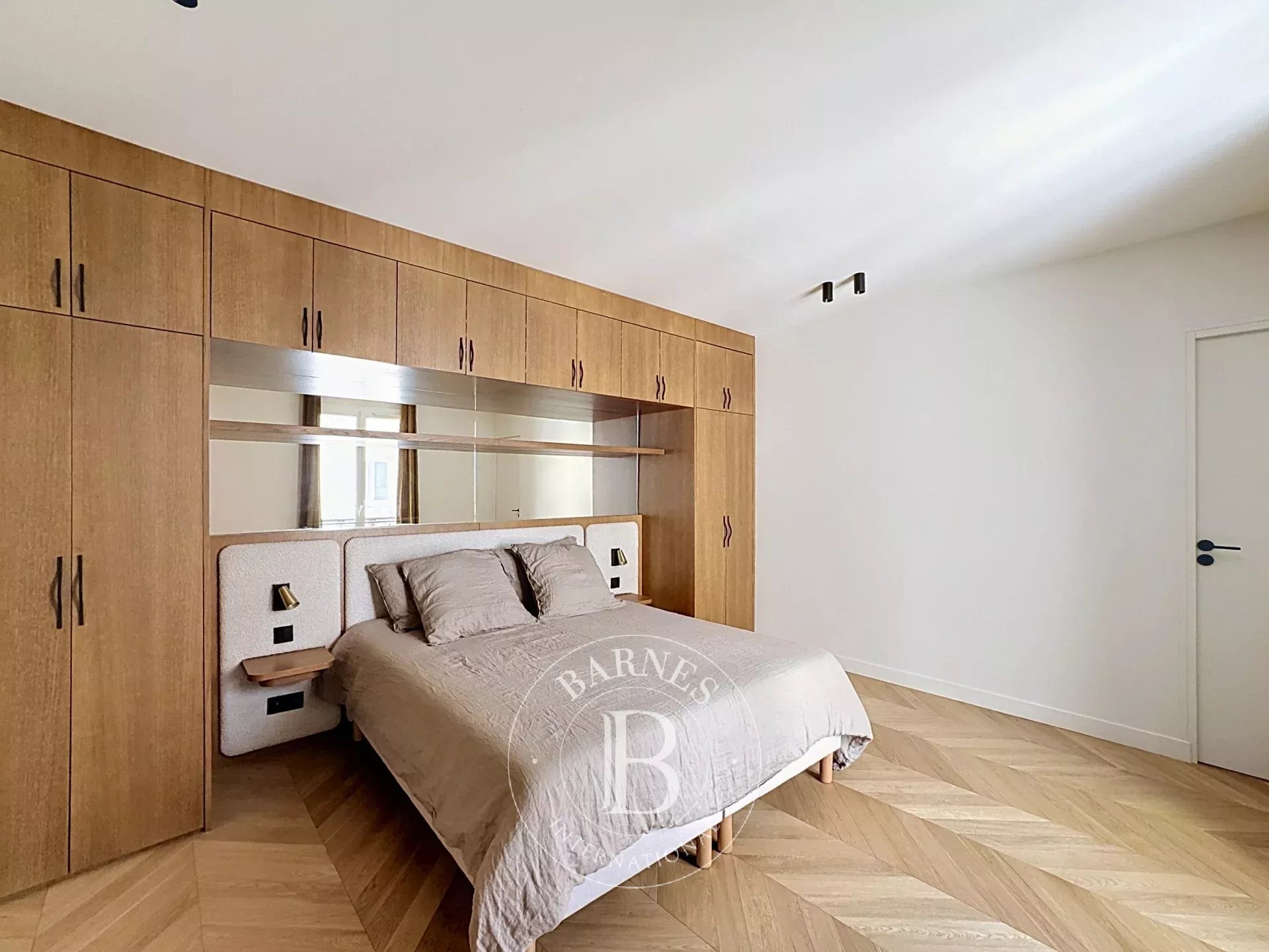 Paris  - Apartment 3 Bedrooms - picture 8