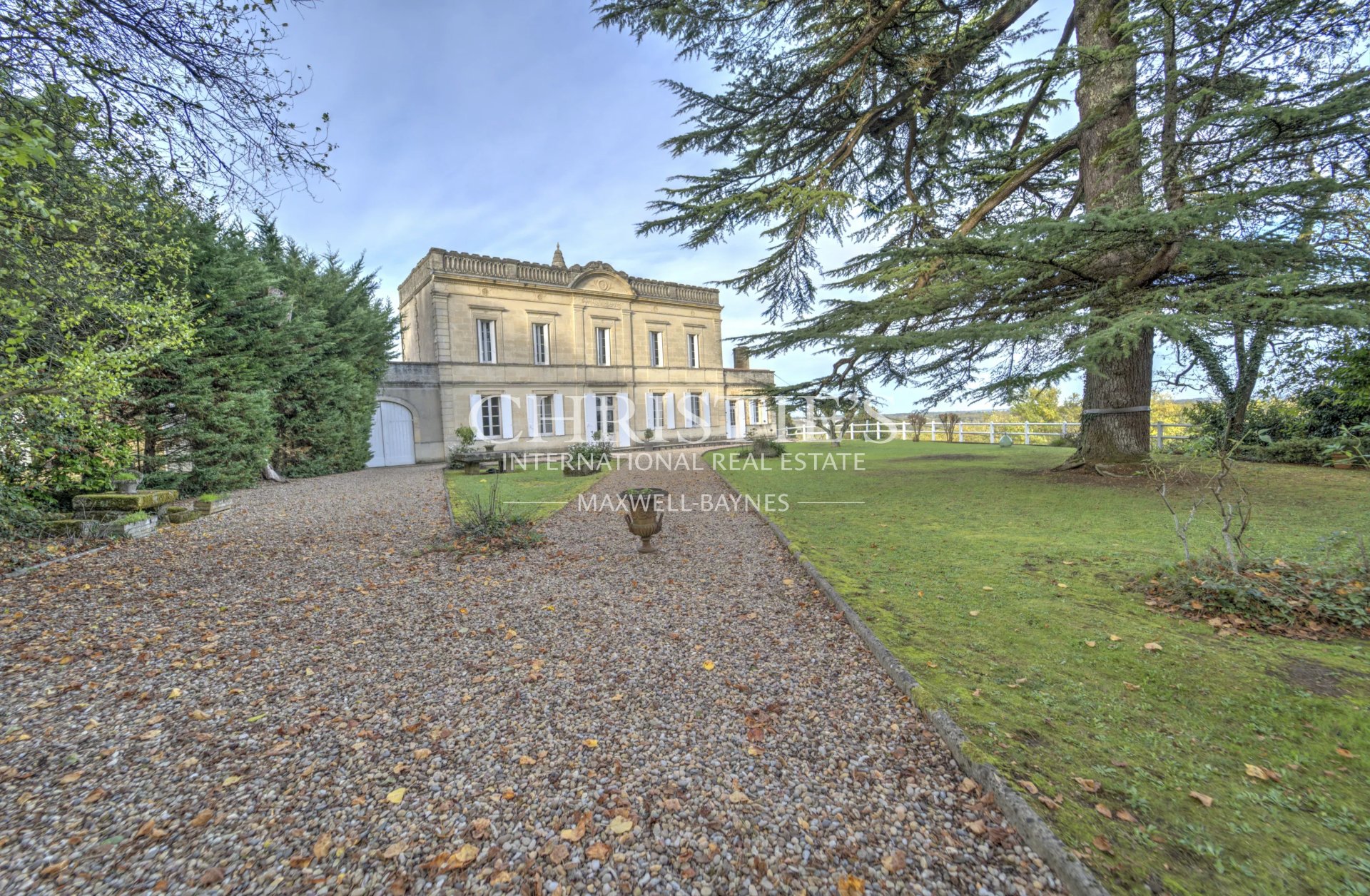 7 Bedroom Villa/Townhouse's Image 23