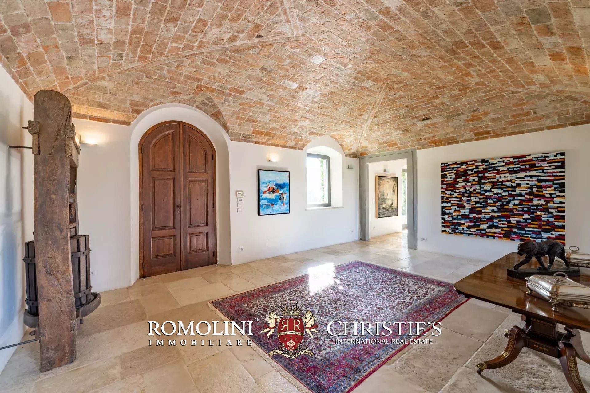7 Bedroom Villa/Townhouse's Image 32