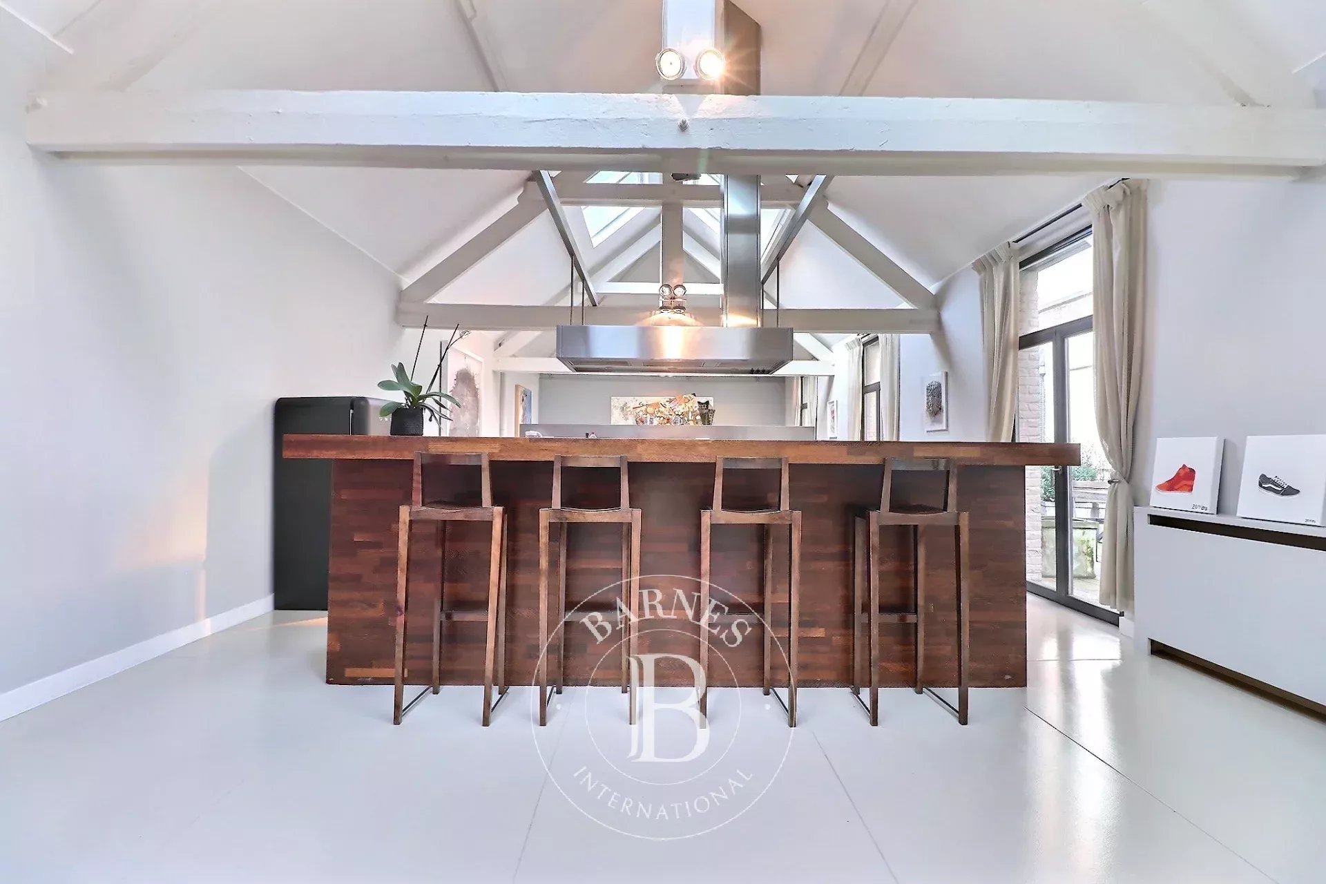 Châtelain - Town house of +/- 450m2 with 6bed + swimming pool