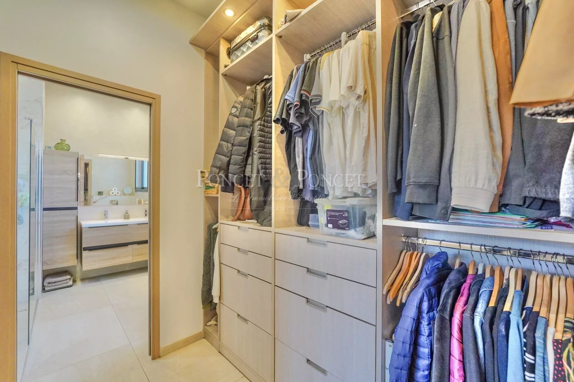 4 Bedroom Villa/Townhouse's Image 17