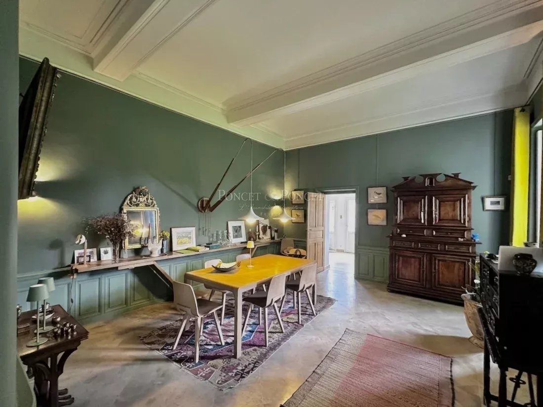9 Bedroom Villa/Townhouse's Image 4
