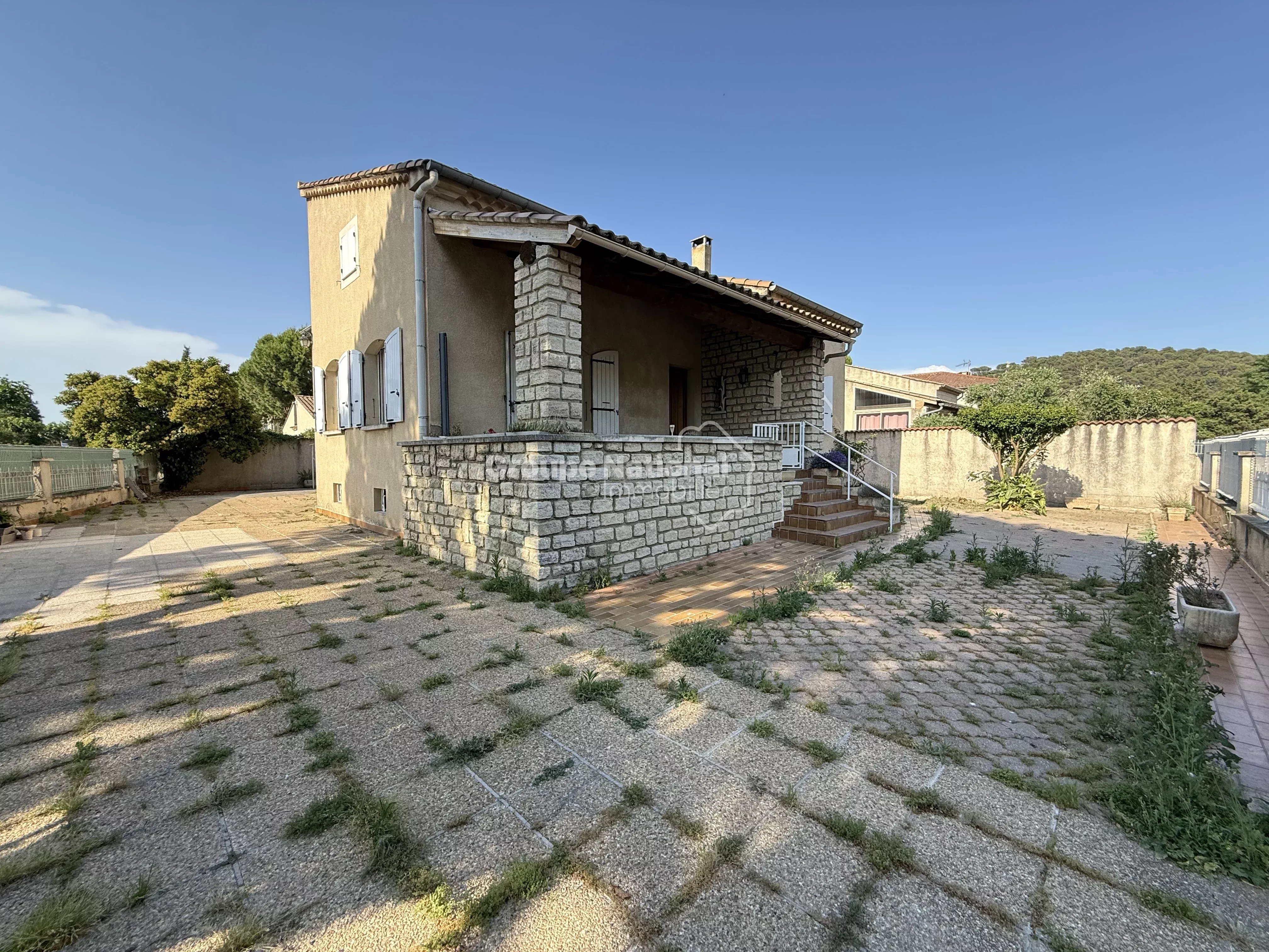 CHATEAURENARD - Maison 5 pièces 134,79 M²