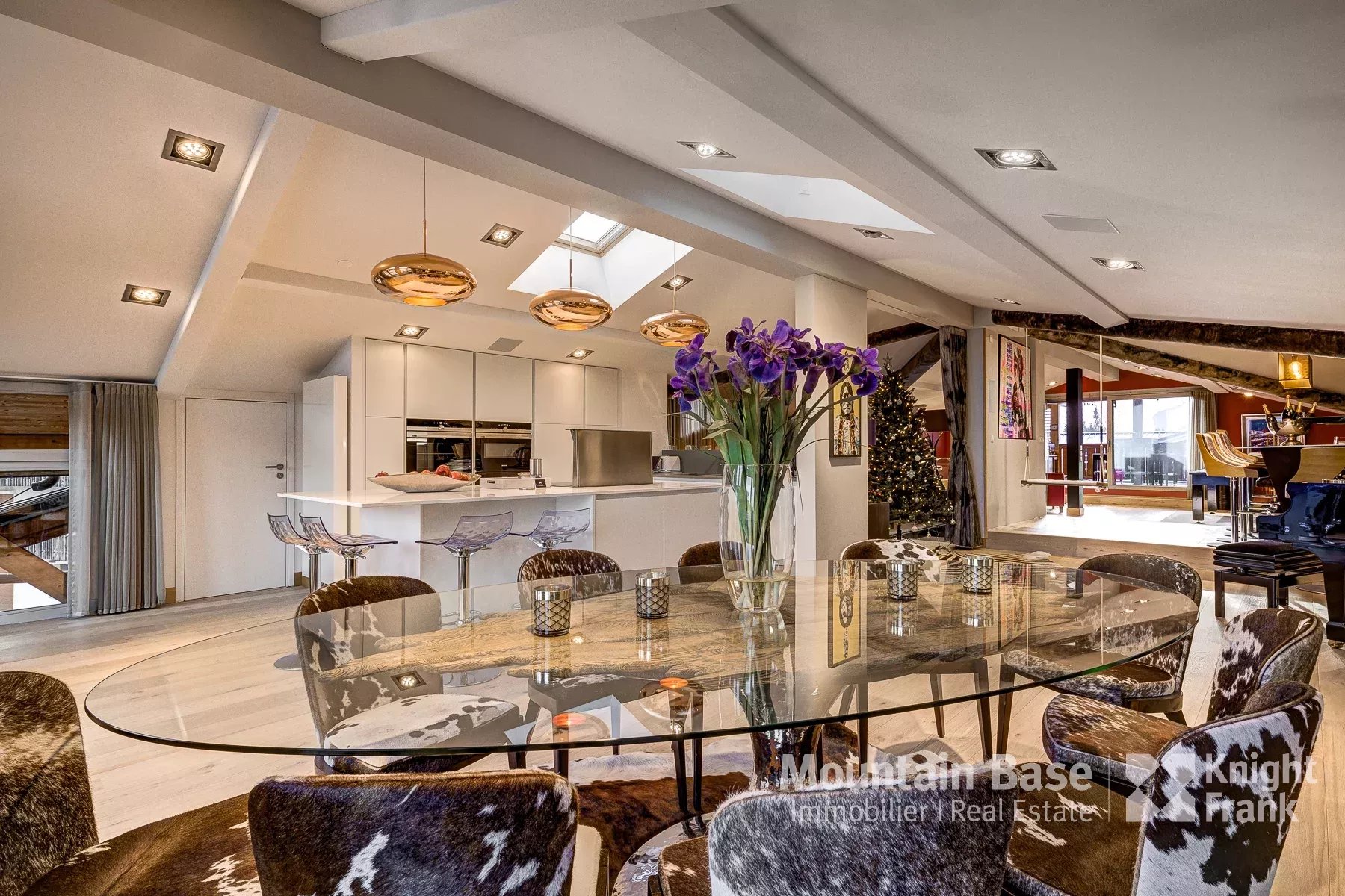 A unique, 5-bedroom duplex penthouse in the heart of les Gets Accommodation in Chamonix