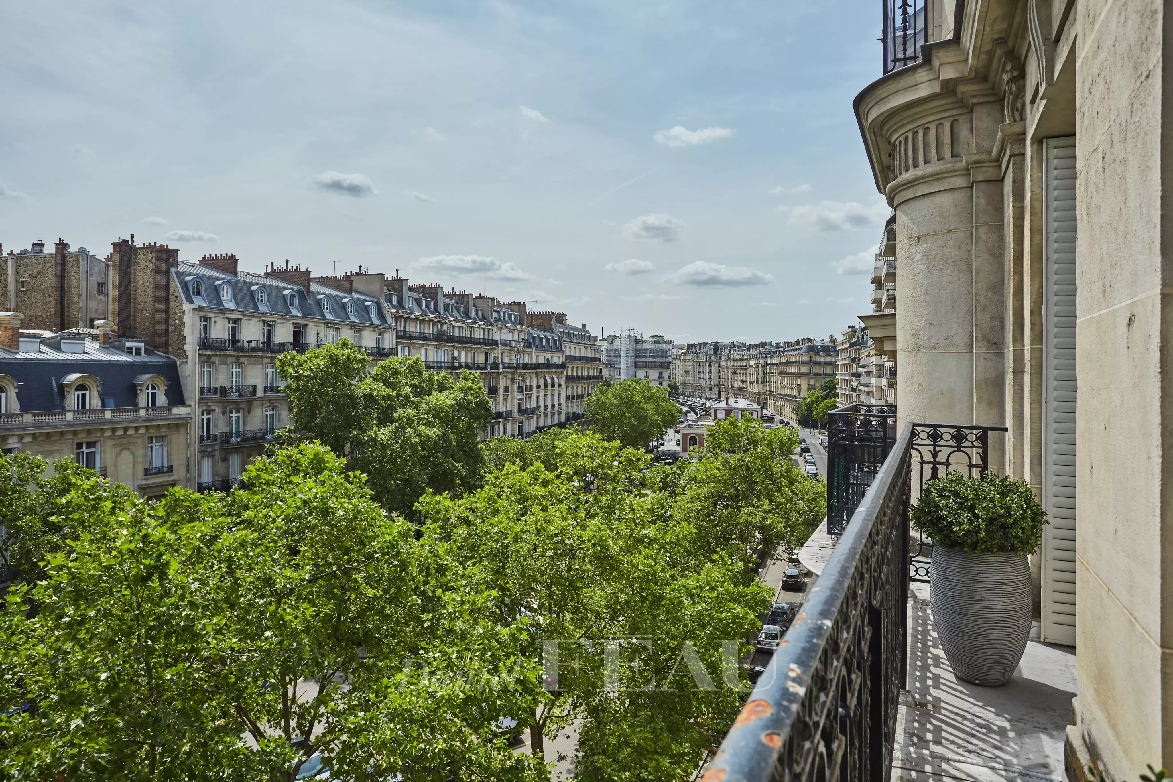 Sale Apartment Paris 16th