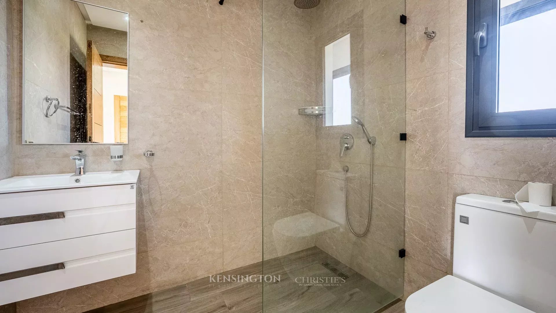 6 Bedroom Villa/Townhouse's Image 23