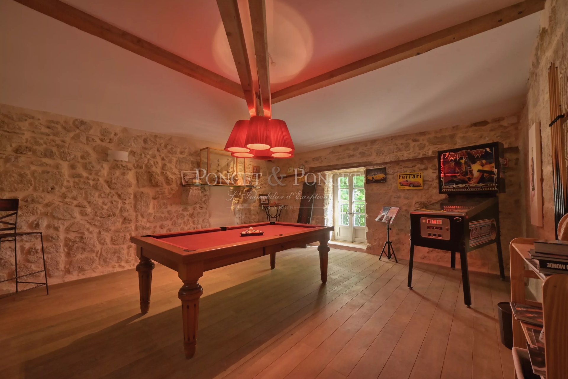 10 Bedroom Vineyard's Image 26