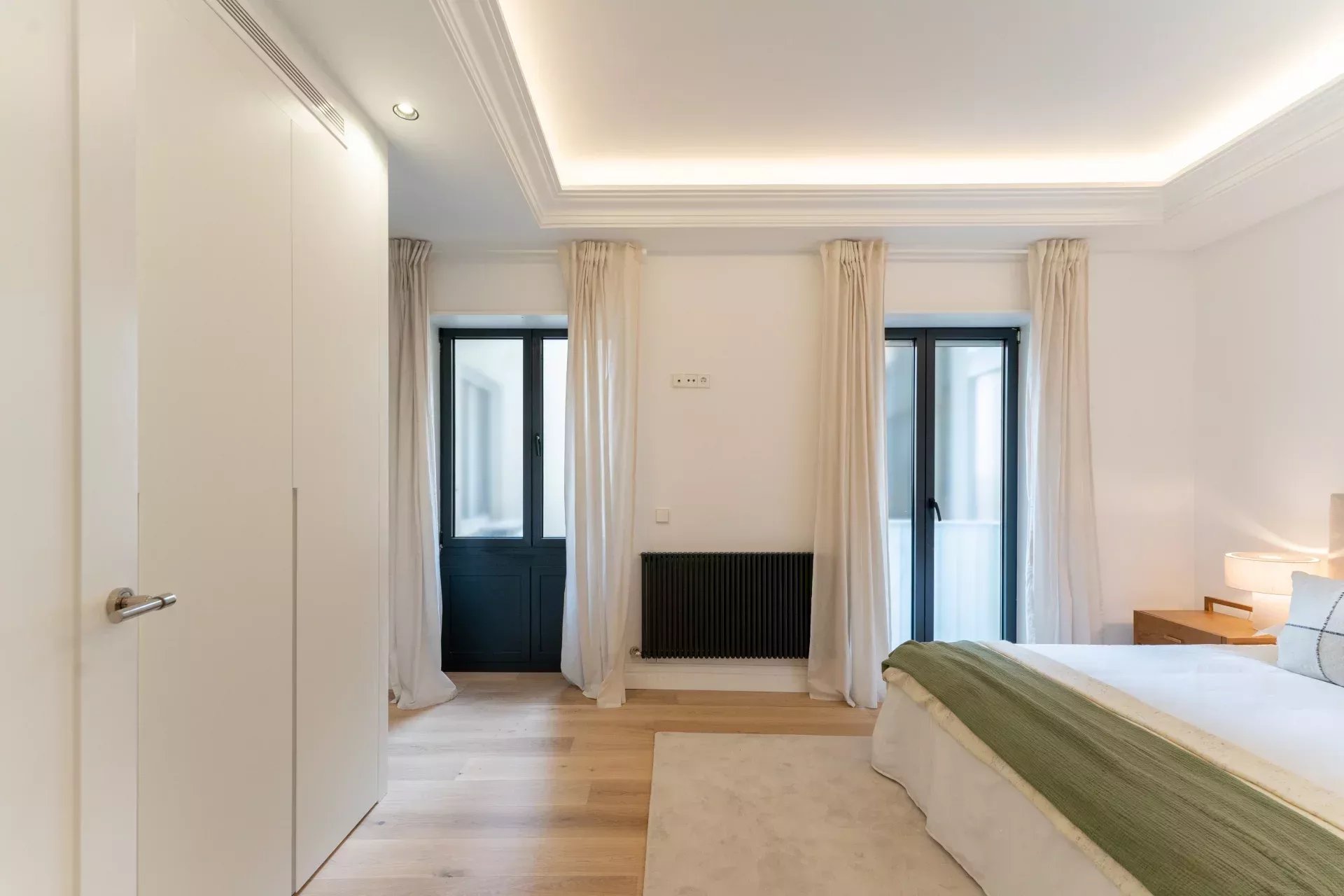Brand New Exclusive Luxury Property on the Golden Mile - picture 32