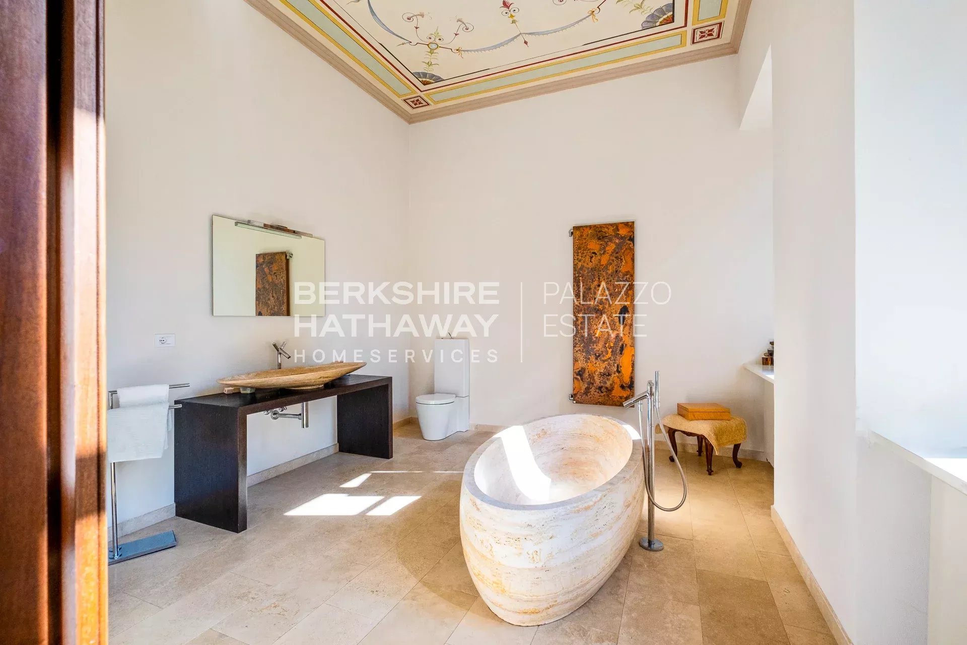 Historic Panoramic Villa with Botanical Park and Lake View