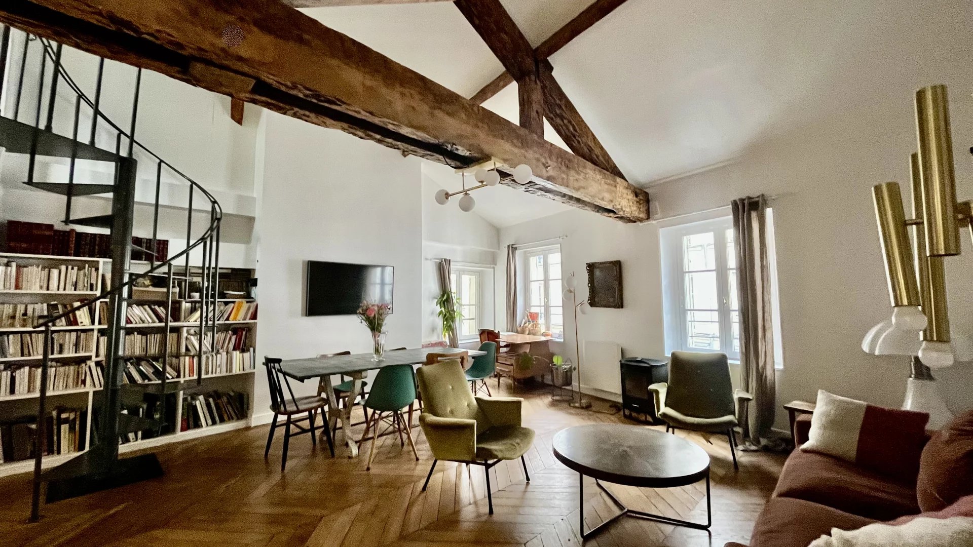 Agence immobilière de Un Appartement À Paris