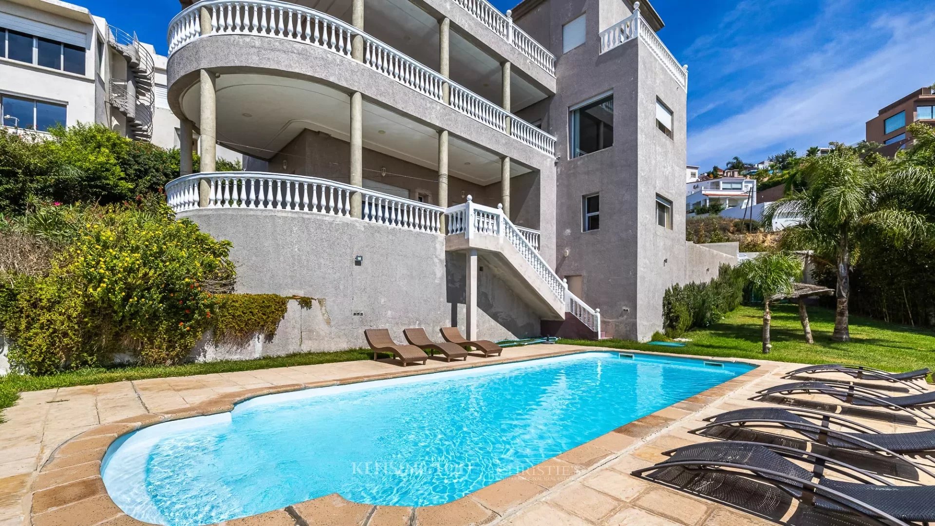 7 Bedroom Villa/Townhouse's Image 37