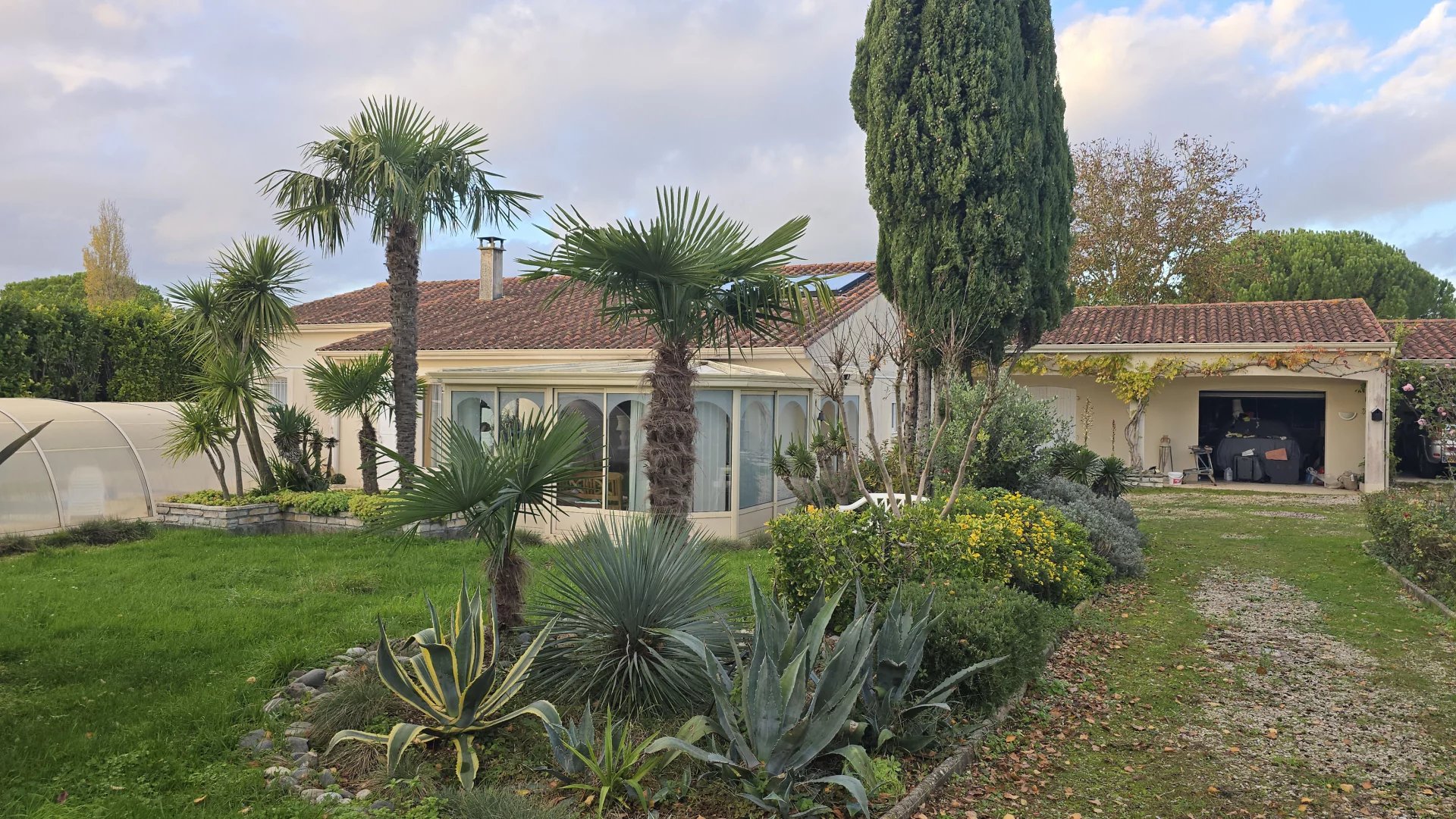 Maison 4 Chambres à proximité de Saintes (17)
