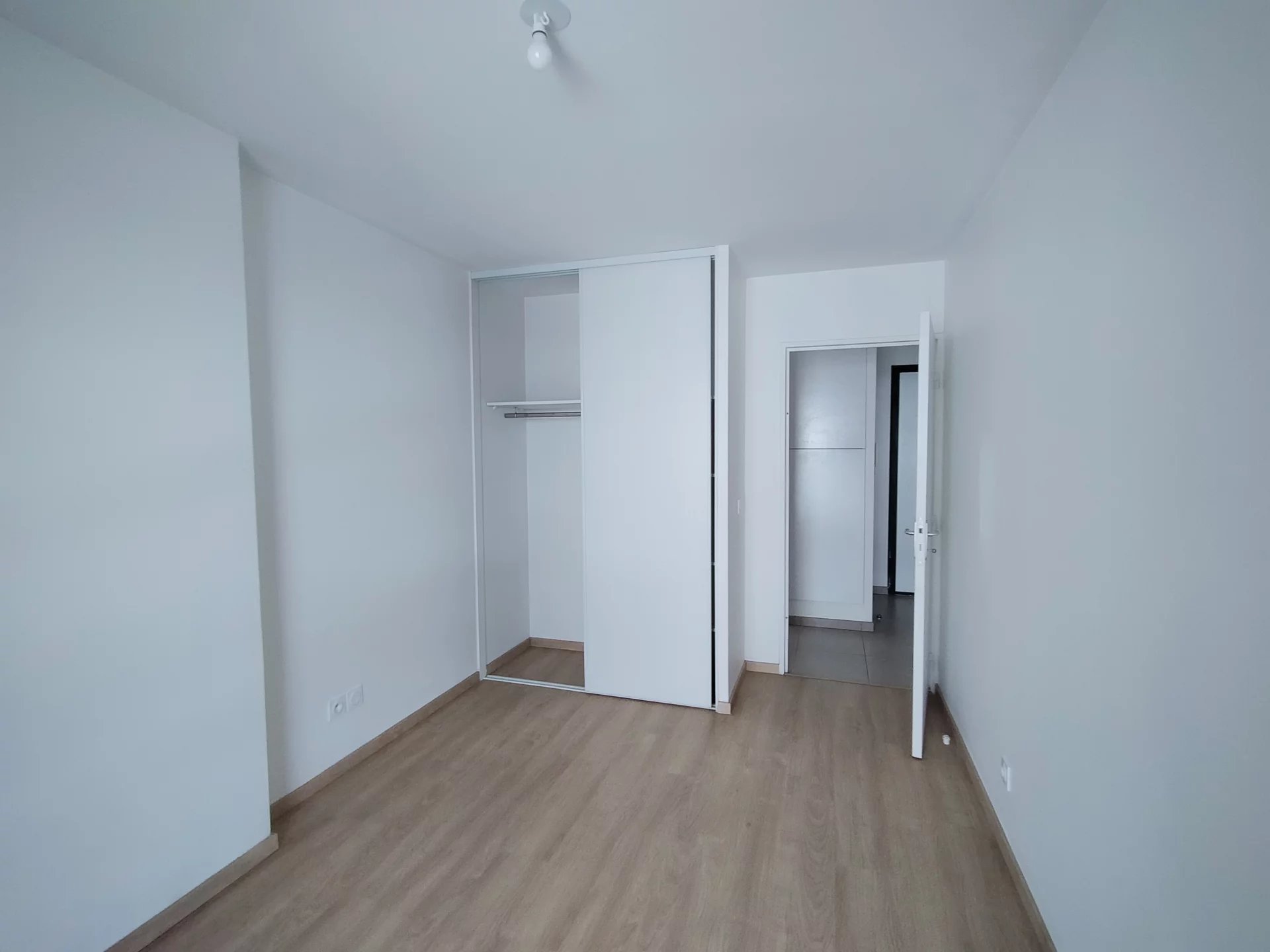 4555438 Location Villeurbanne
