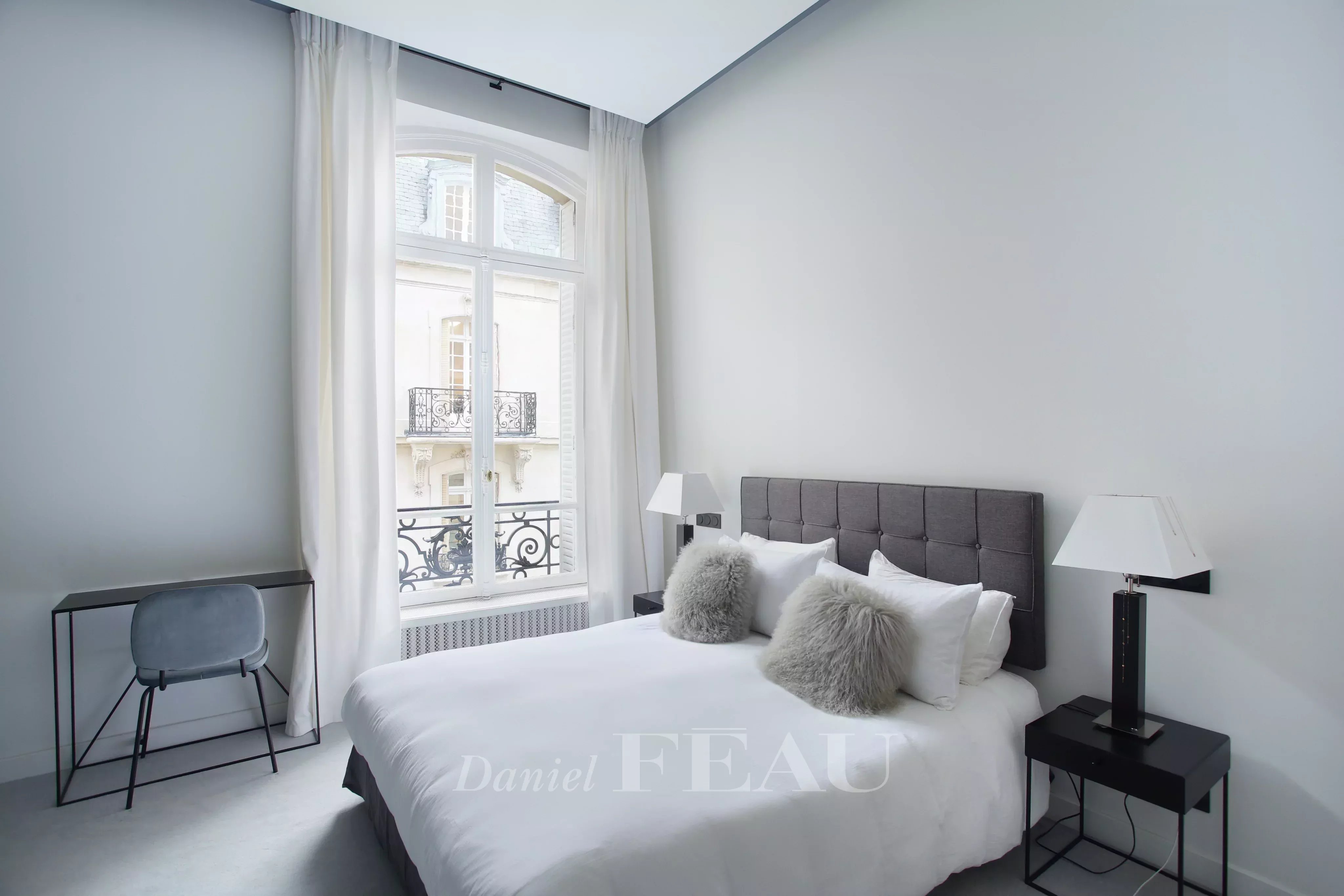 Sale Apartment Paris 16th