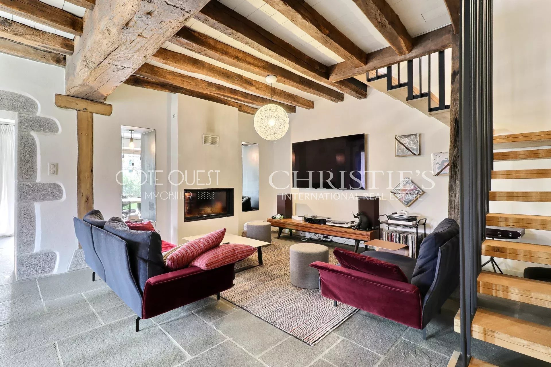5 Bedroom Villa/Townhouse's Image 6
