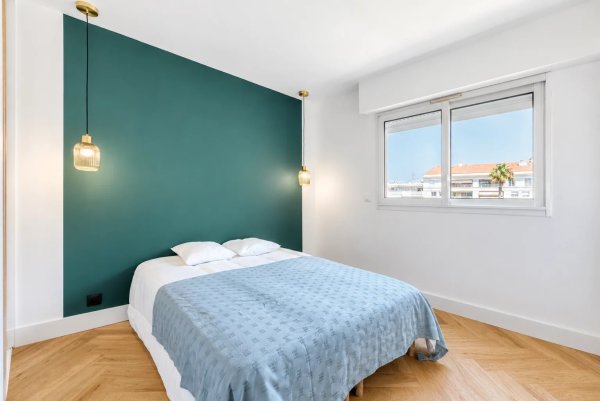 Cannes Palm Beach – Renovated 4-room flat with terrace, garage and cellar — photo 5