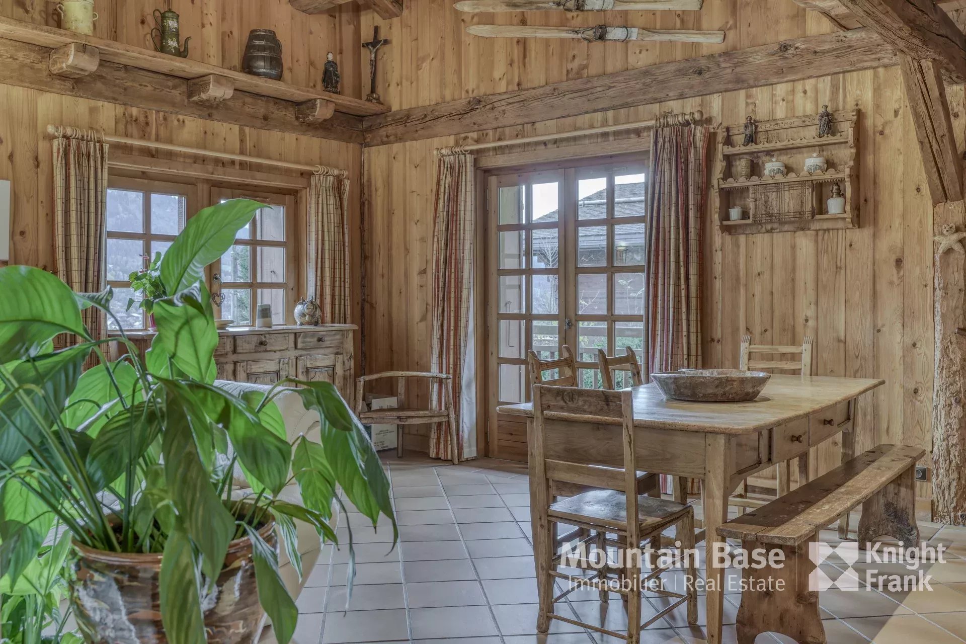 Photo of A beautiful, traditional 4-bedroom family chalet in Jaillet, Megève