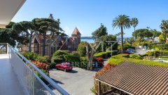 A three-bedroom flat in a stunning setting — photo 3 of 7