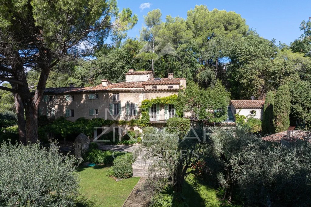 Villa for sale in Grasse — 17th-Century Luxury Mas with Olive Grove for Sale in Grasse