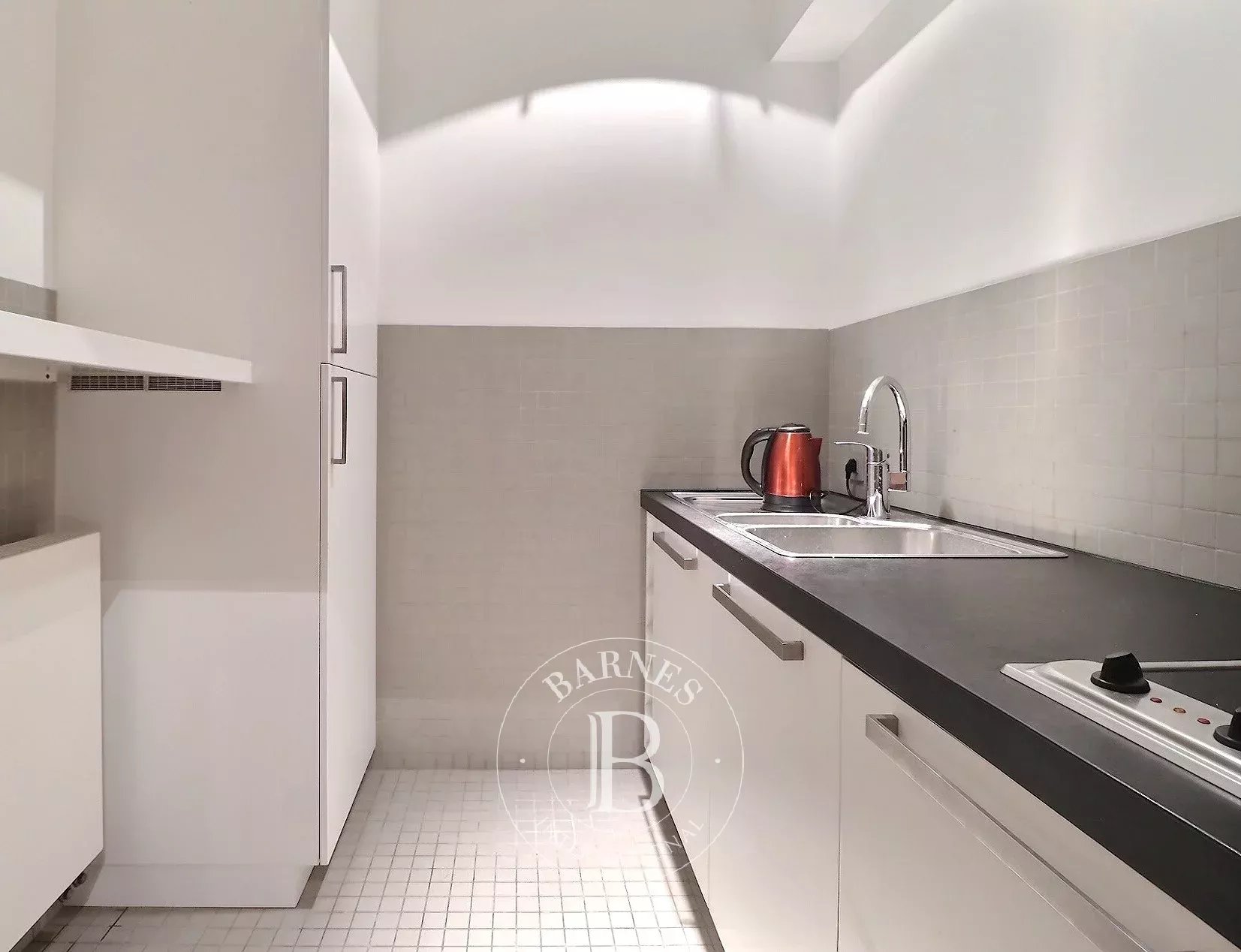 Châtelain - Town house of +/- 450m2 with 6bed + swimming pool