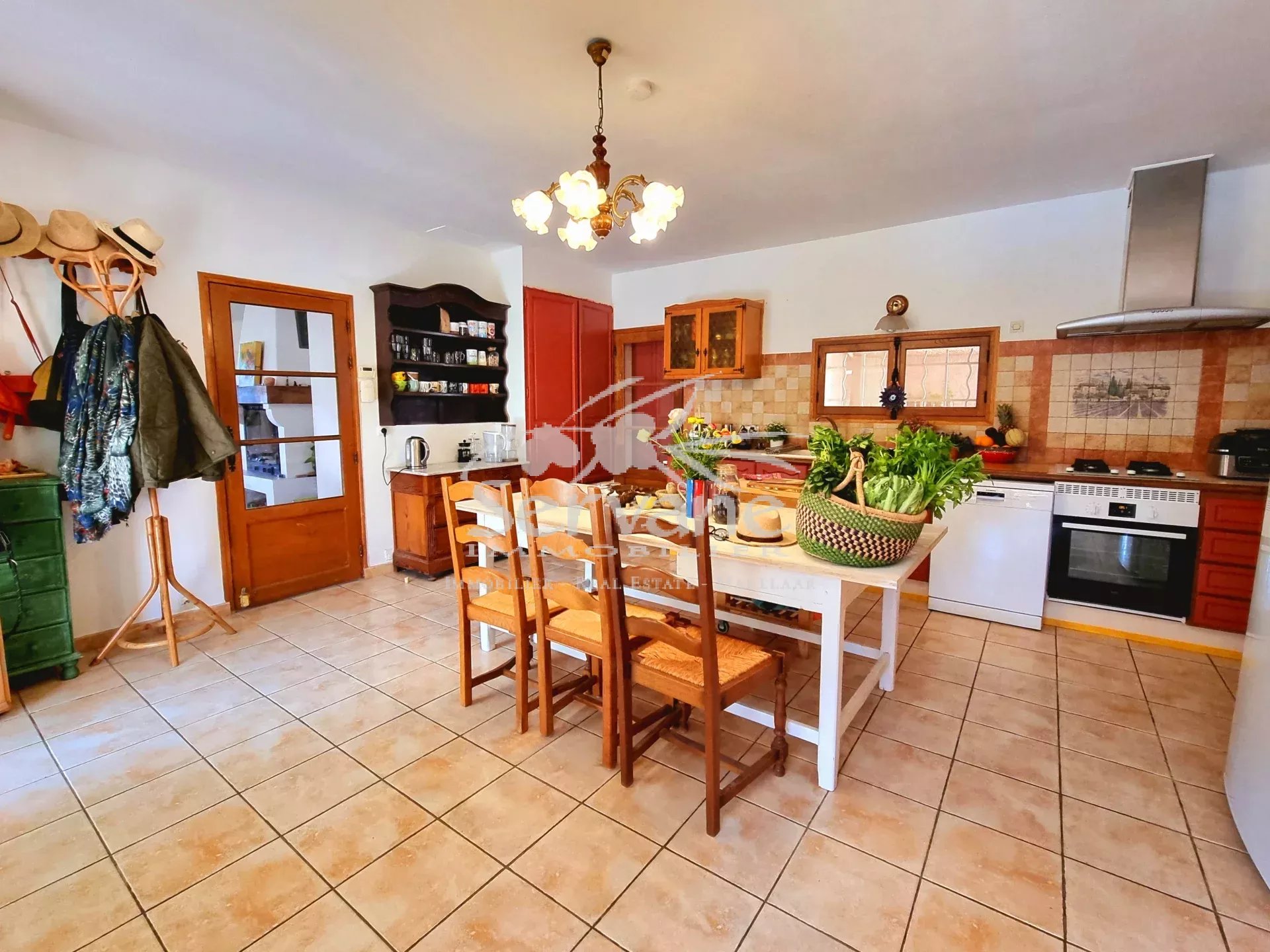 LORGUES VILLA T4 SUR 3220 m²