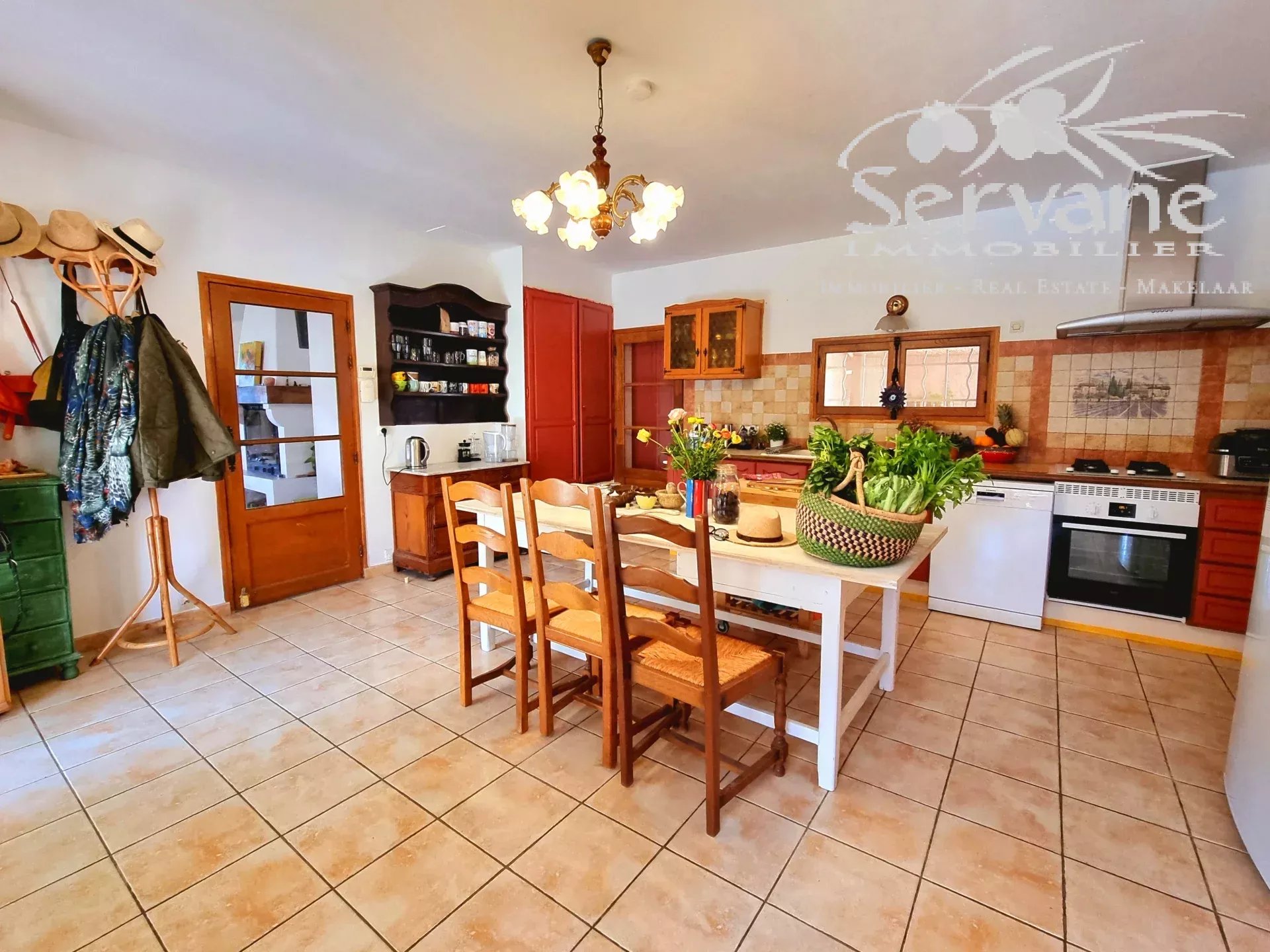 SOLE AGENCY LORGUES 3 BEDROOMS VILLA