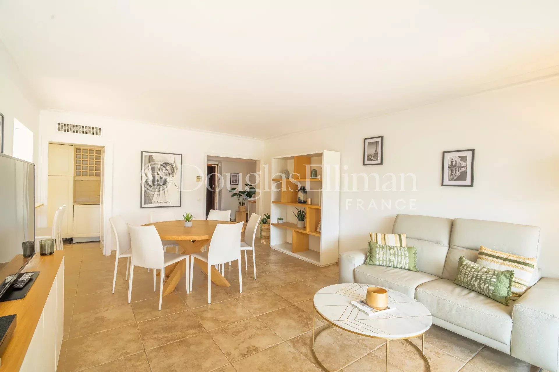 CANNES PALM BEACH – Appartement 3 pièces proche des plages - Image nᵒ3