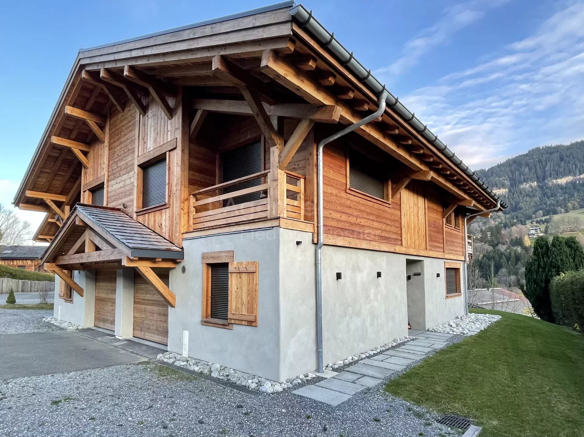 REF. 586 : MEGEVE VILLARET - DEMI-CHALET NEUF - VUE MONT-BLANC