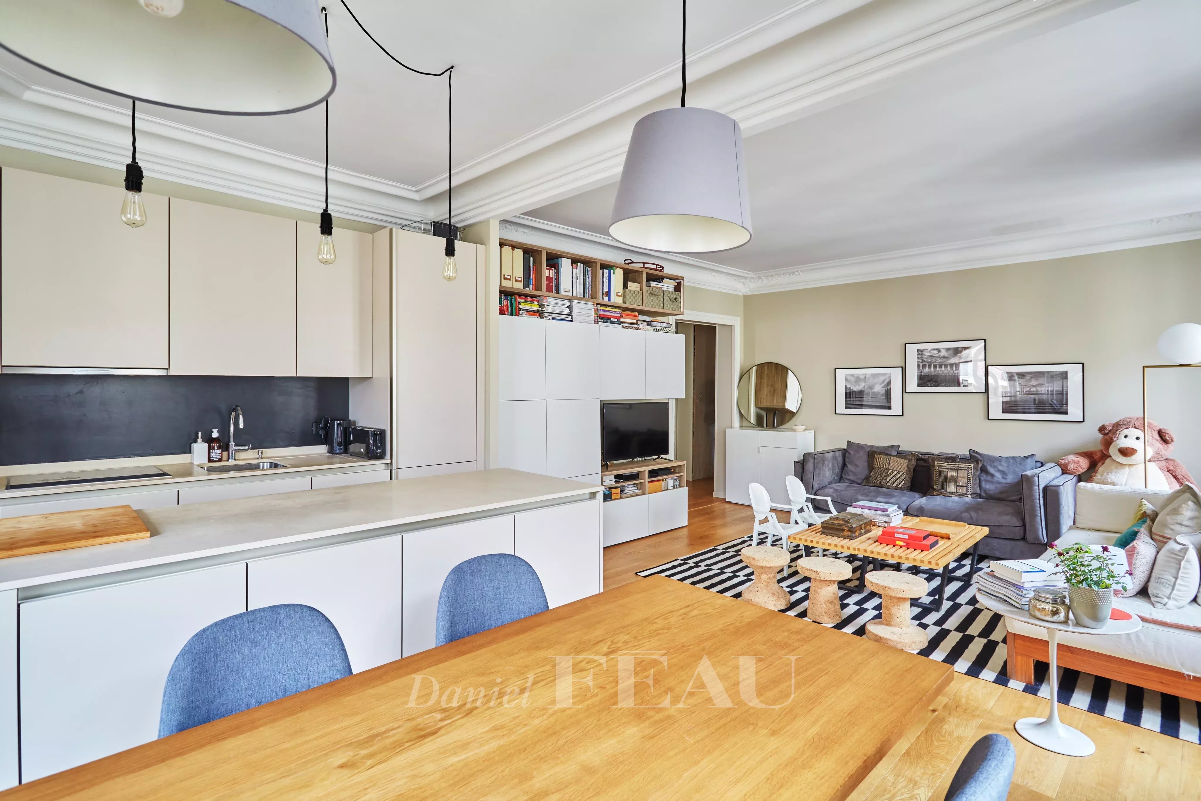 Sale Apartment Paris 16th
