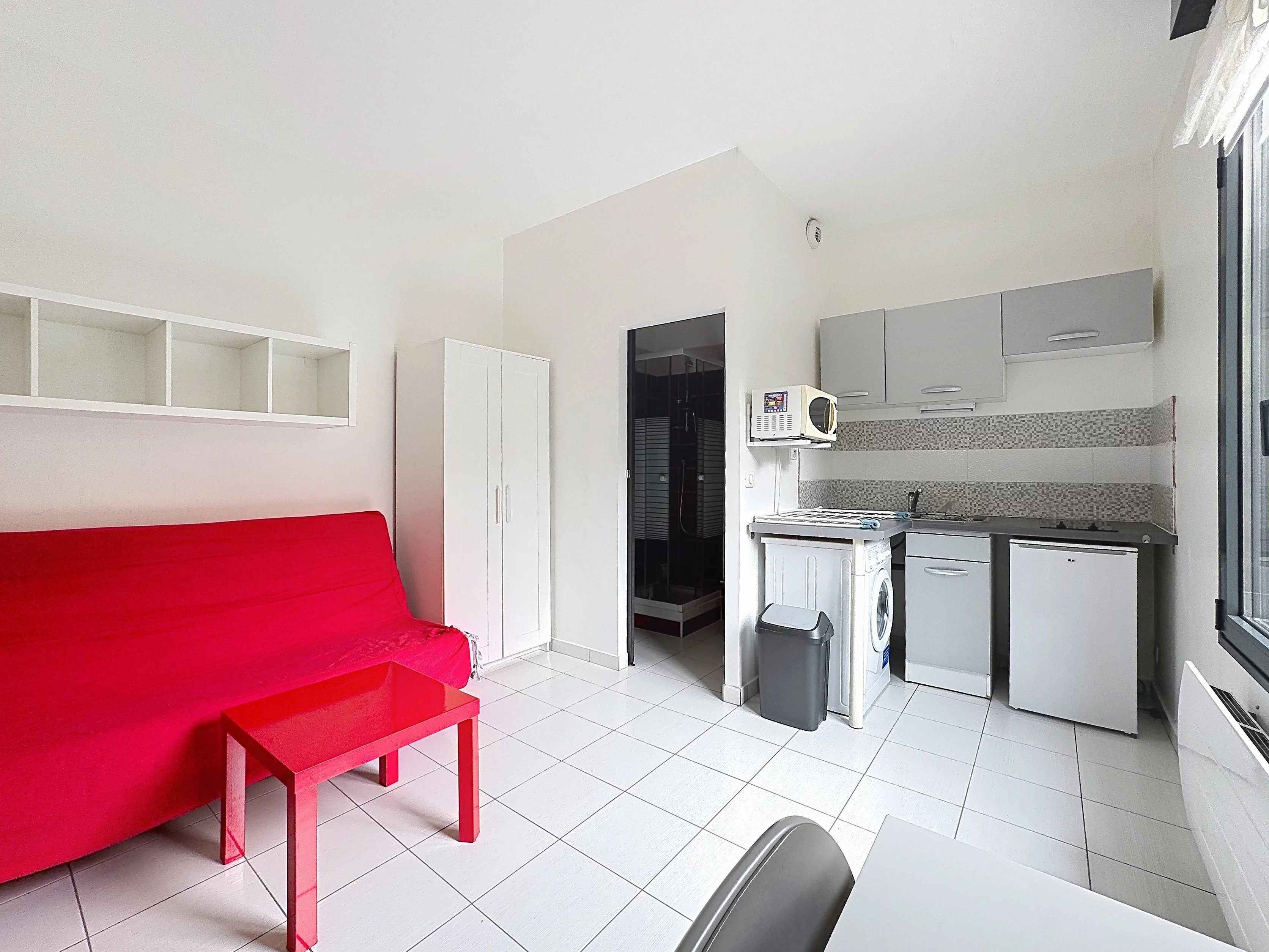 BEAU STUDIO 14 M² LOUE MEUBLE - QUARTIER PAVILLONNAIRE - BORDS DE MARNE