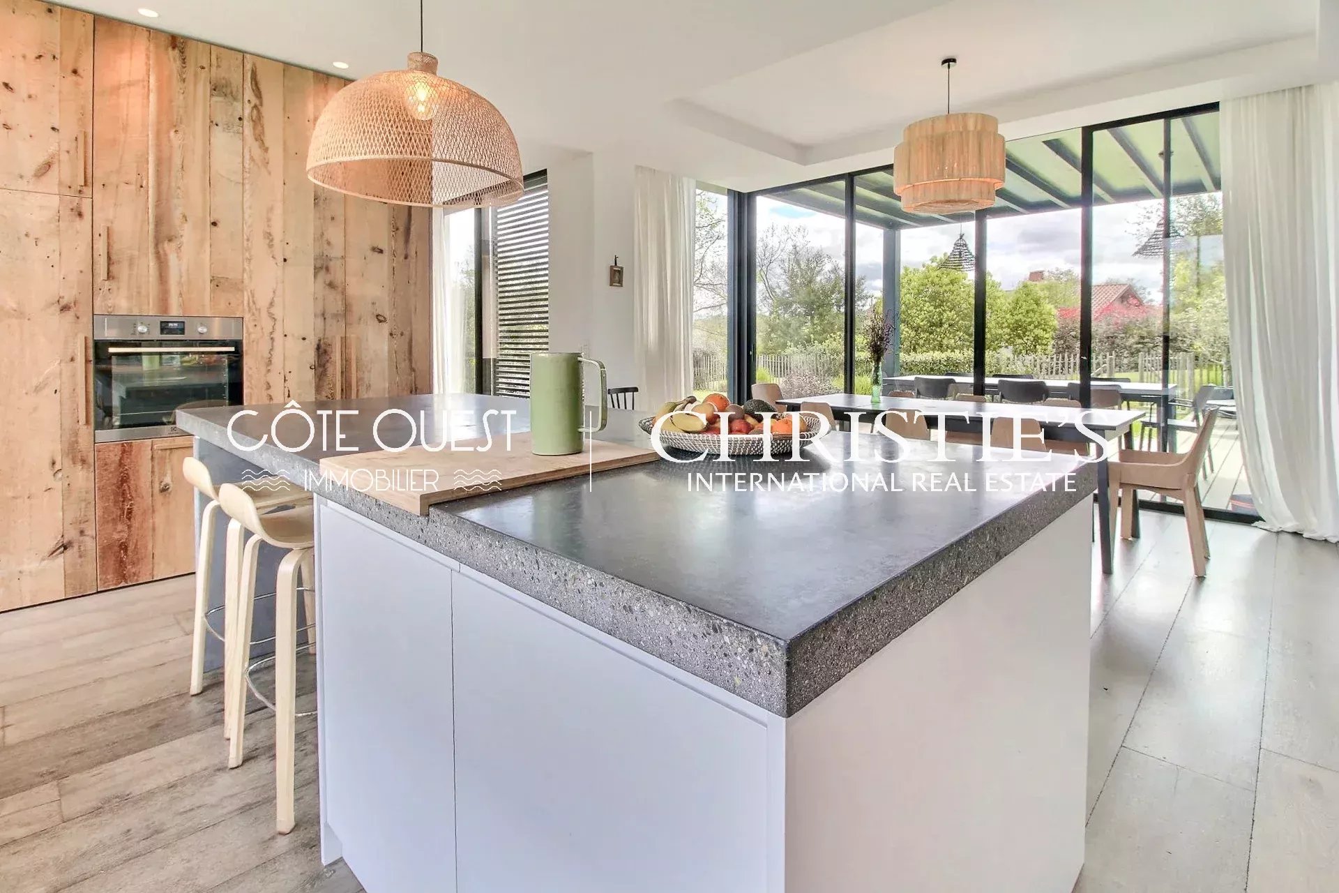 5 Bedroom Villa/Townhouse's Image 6