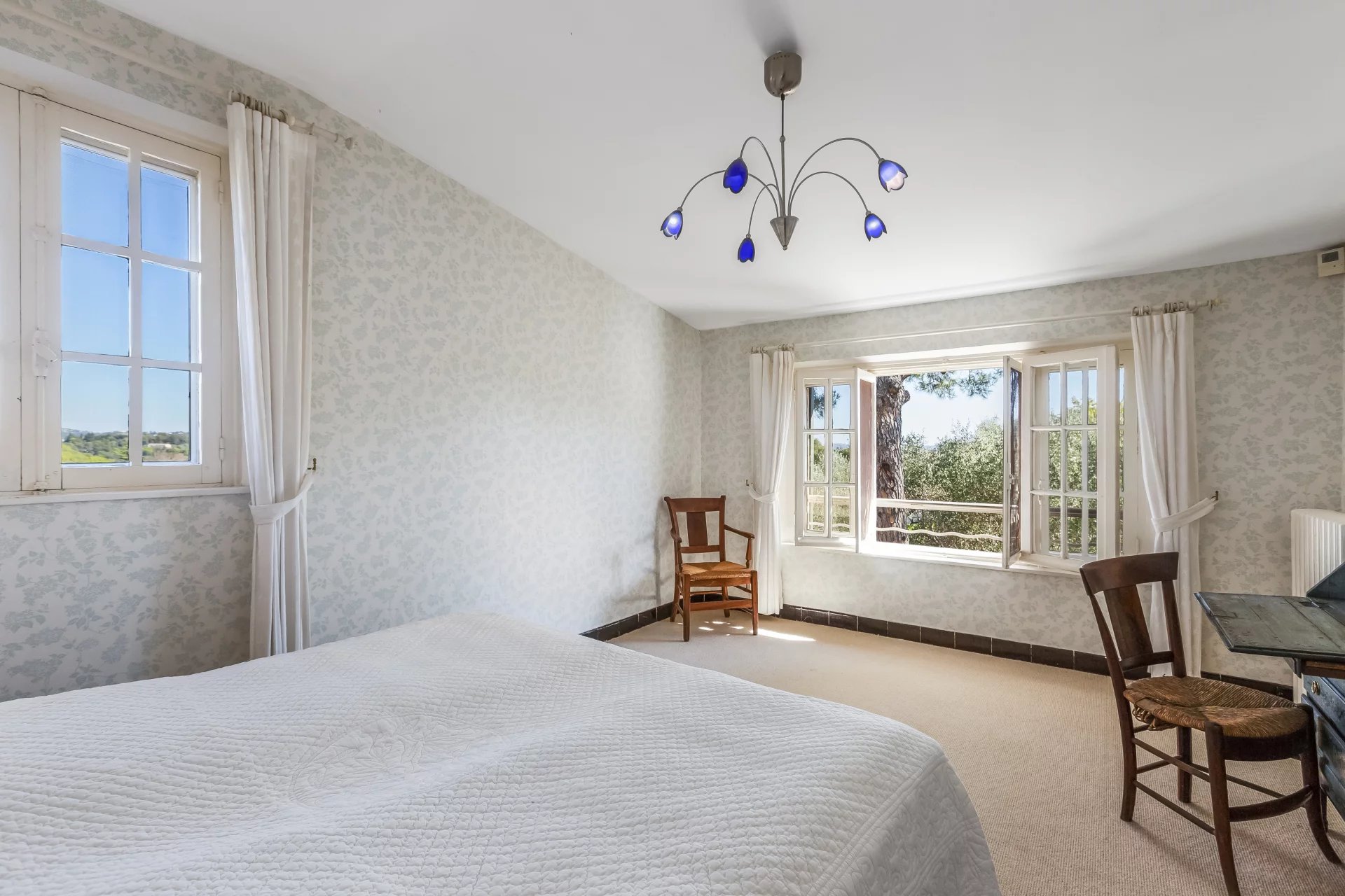 Beautiful house with swimming pool and large grounds - Grasse St Jacques Beautiful house with swimming pool and large grounds - Grasse St Jacques