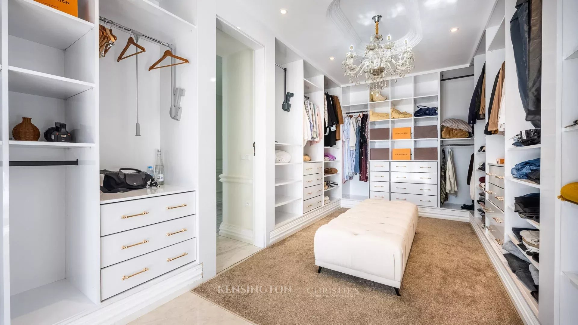 5 Bedroom Villa/Townhouse's Image 34