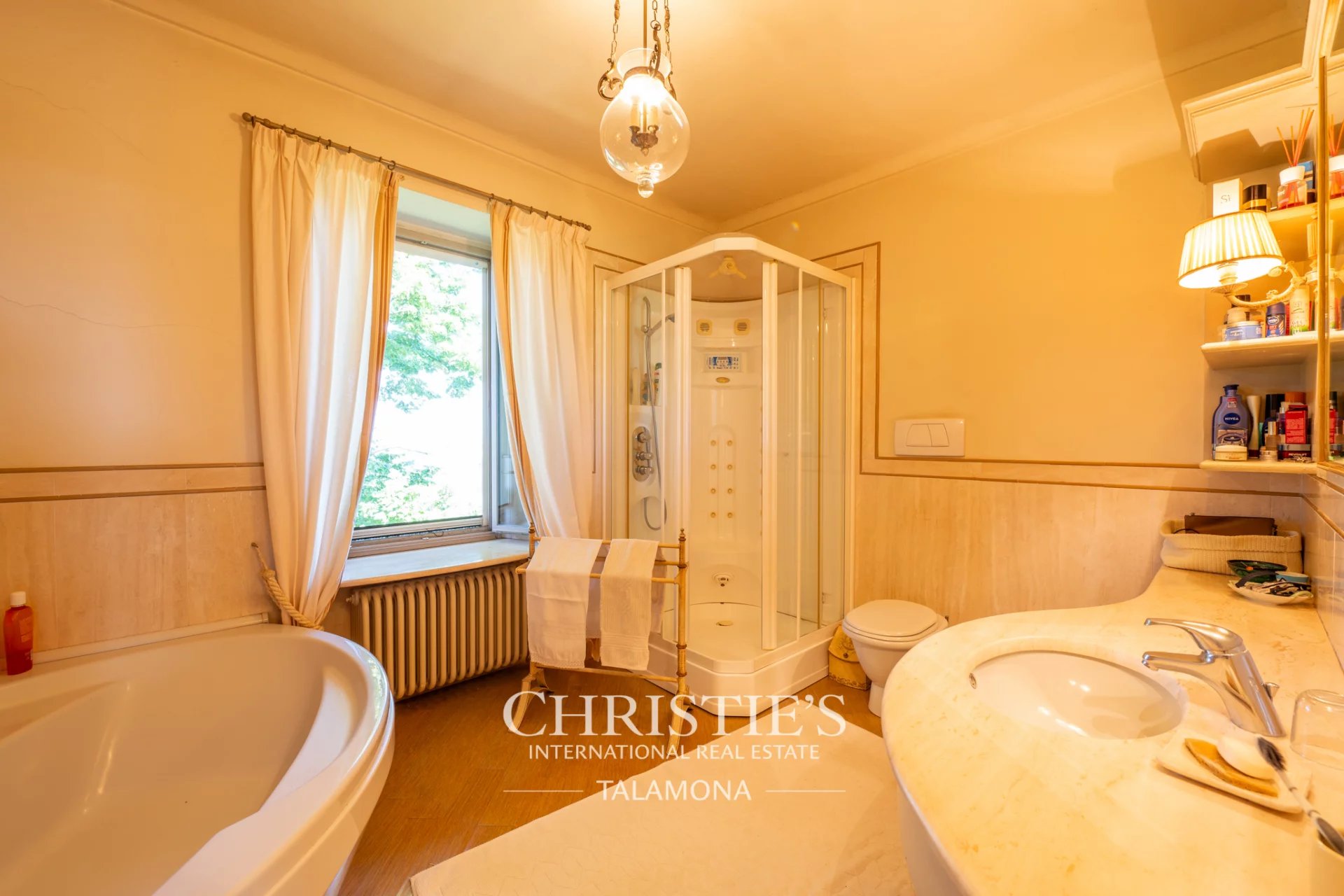 10 Bedroom Villa/Townhouse's Image 62