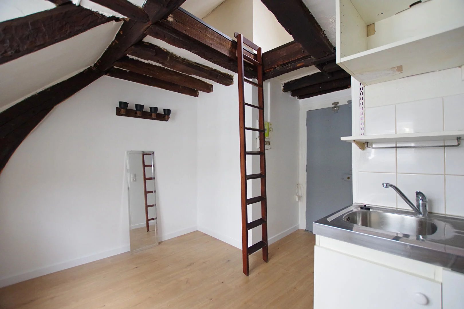 Appartement Paris 1 pièce(s) 10.91 m2