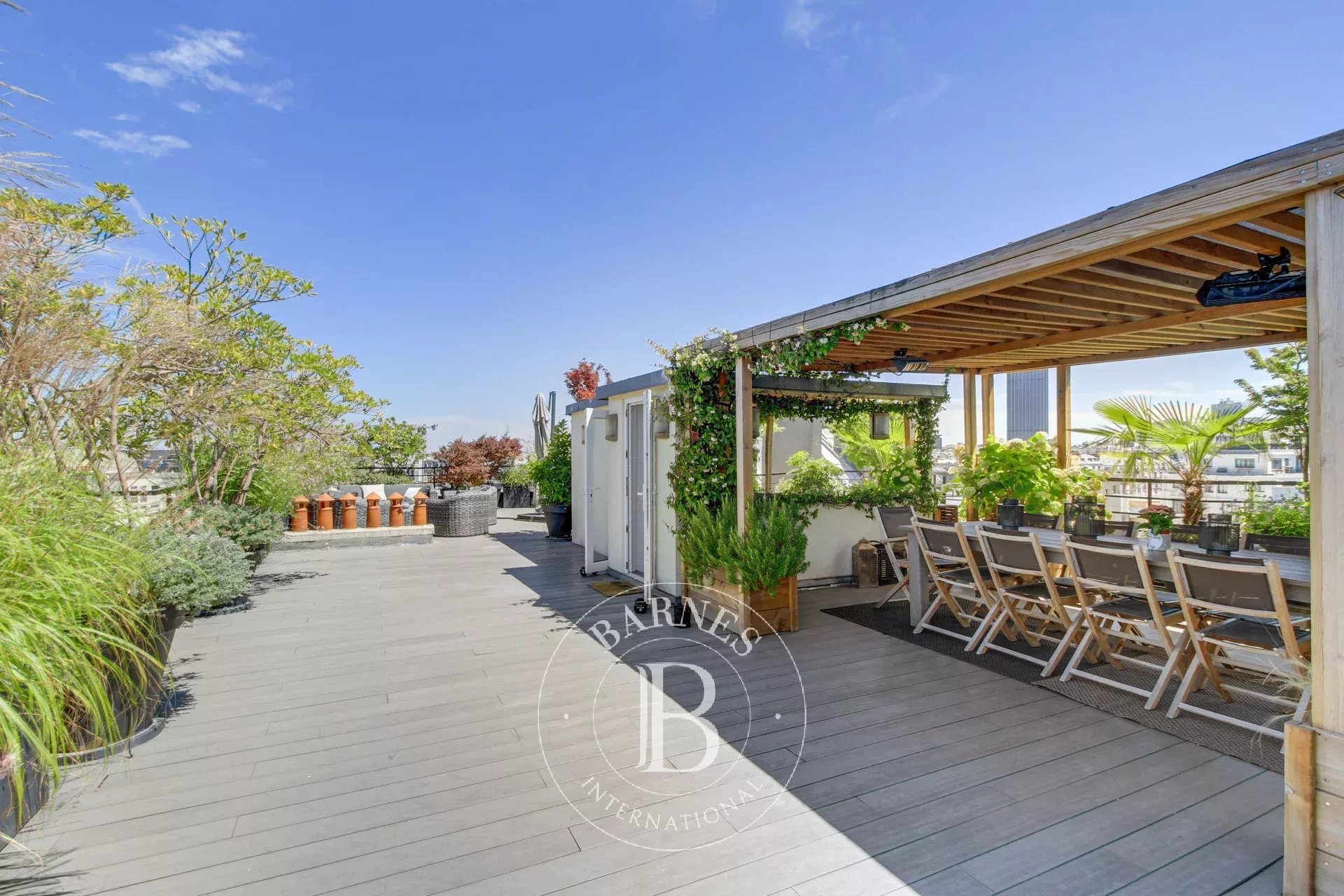 Paris 7 - top floor - exceptional terrace - breathtaking views