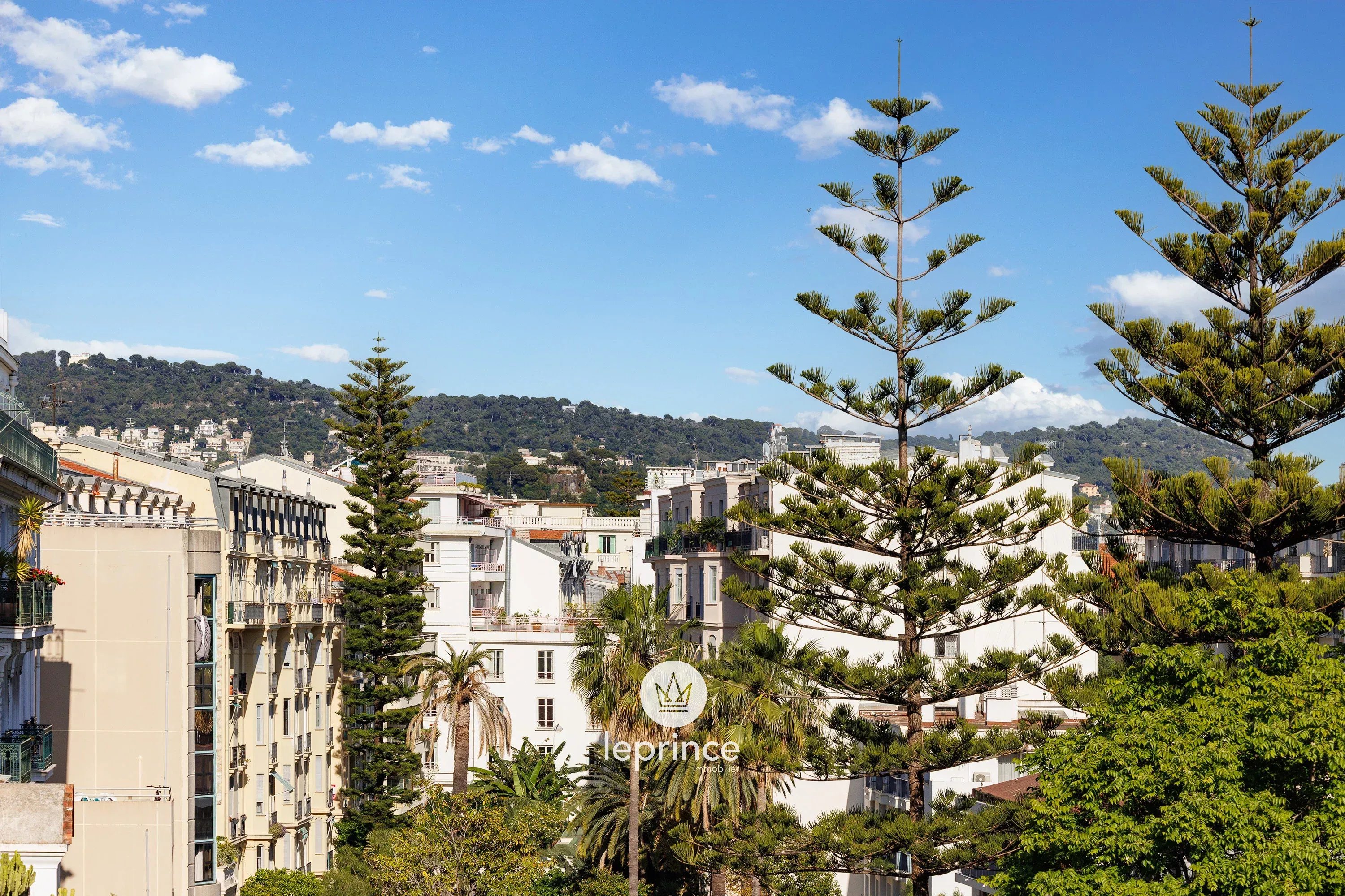 Nice – Fleurs – 2 Bedroom – Top Floor – Terrace